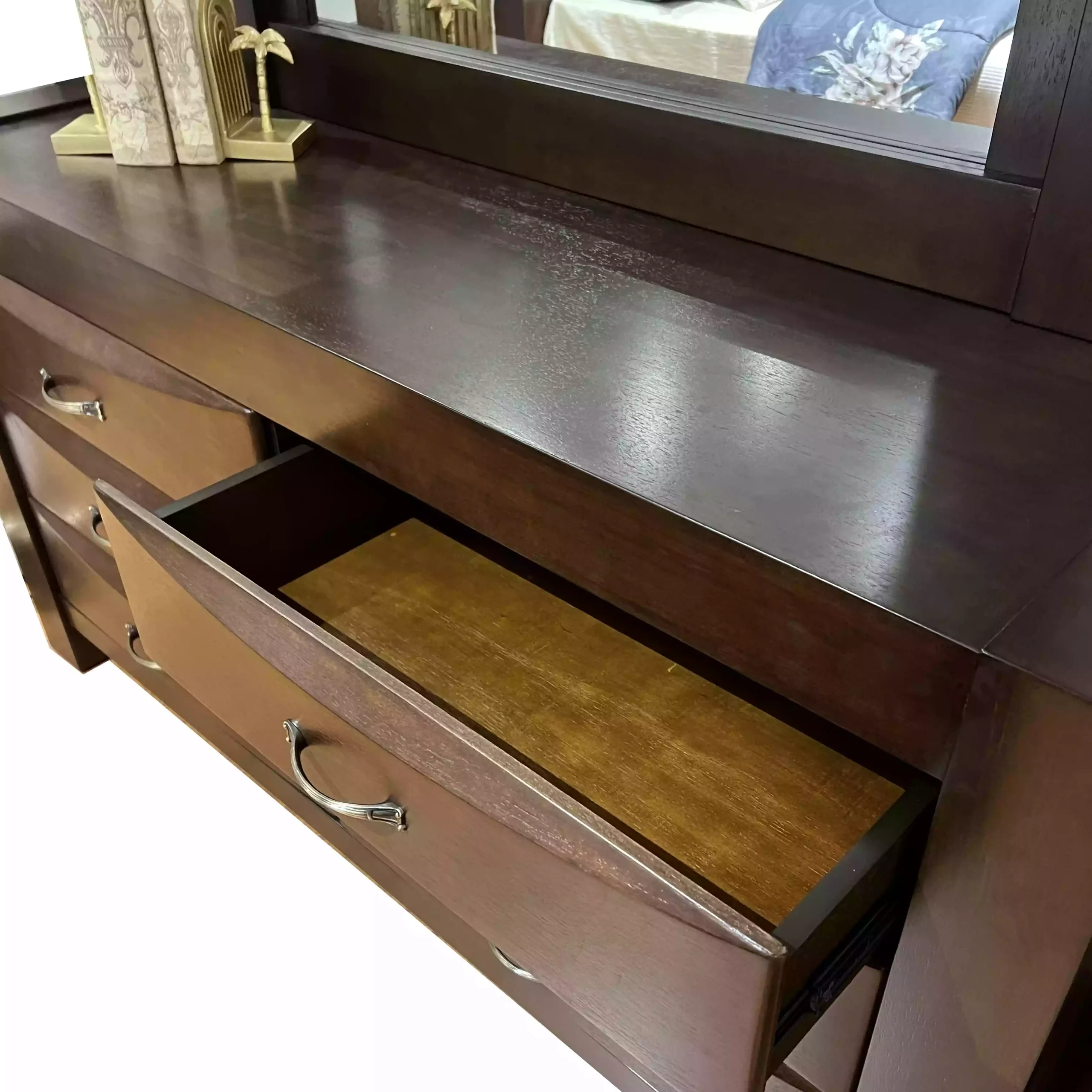 Fostoria Dresser Mirror 1 United Furniture