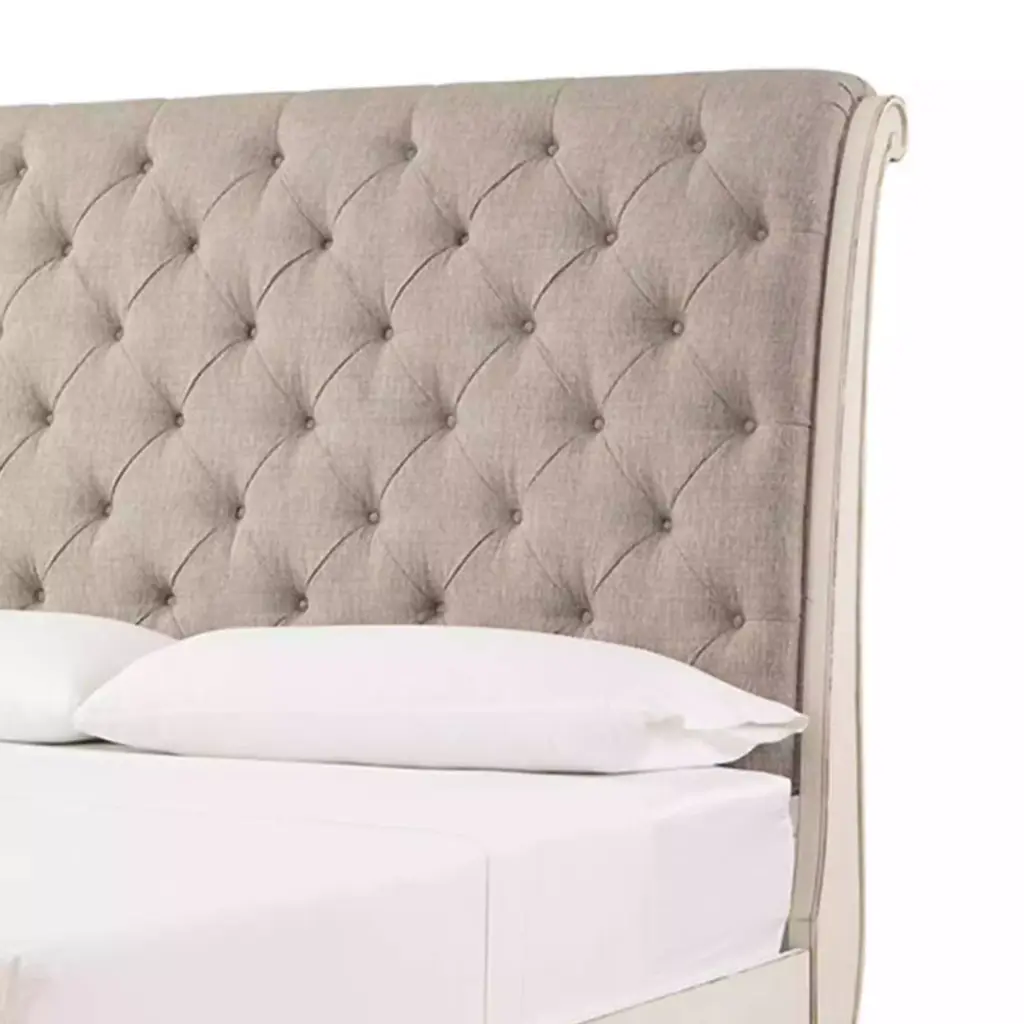 Realyn Bed Detail United Furniture