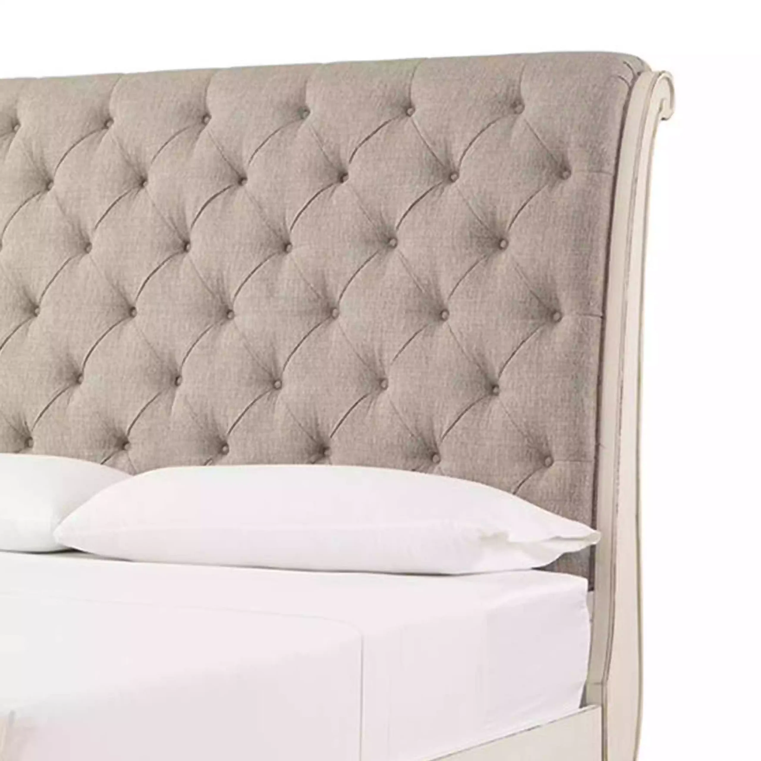 Realyn Bed Detail United Furniture