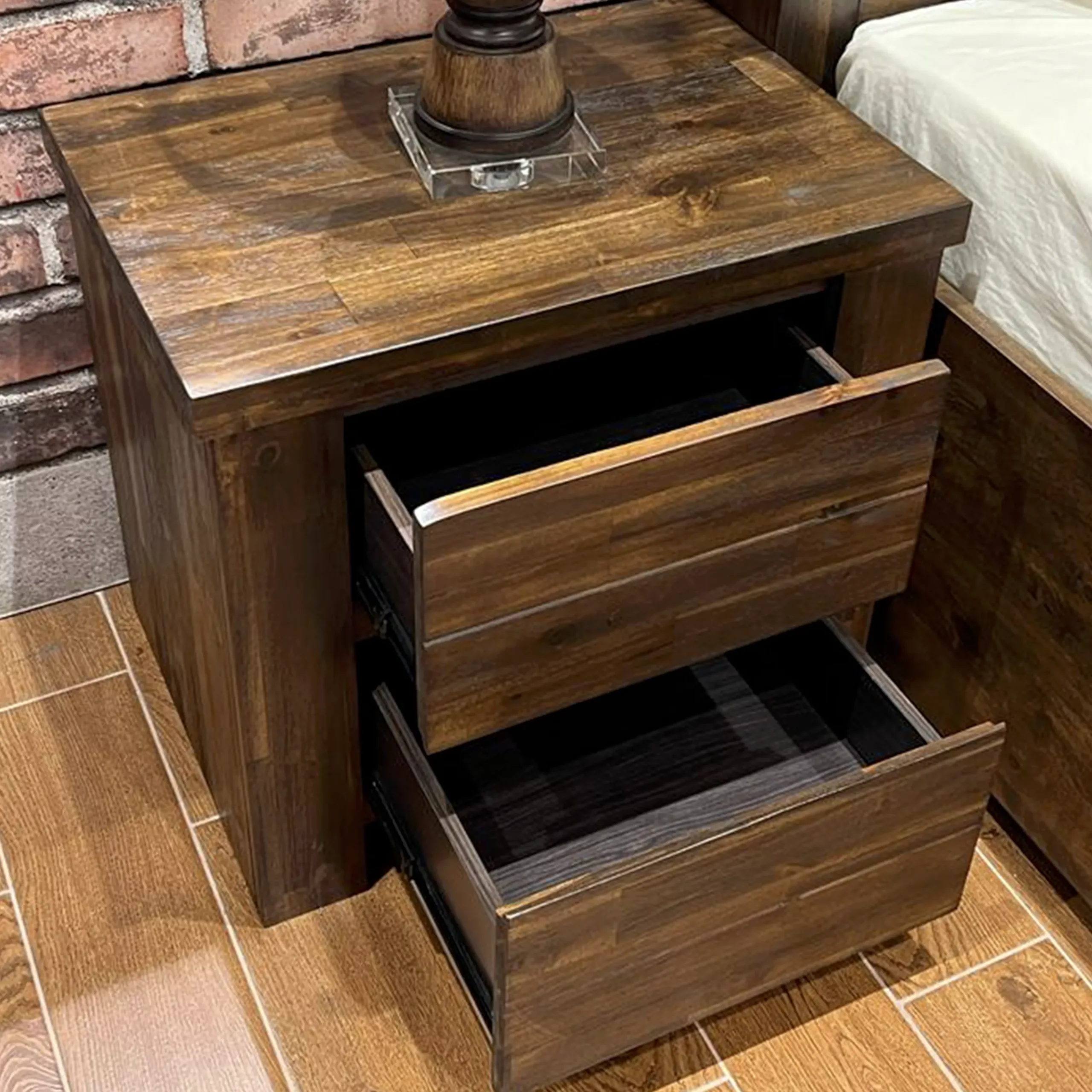 Kaslyn Night Stand Bg 1 United Furniture