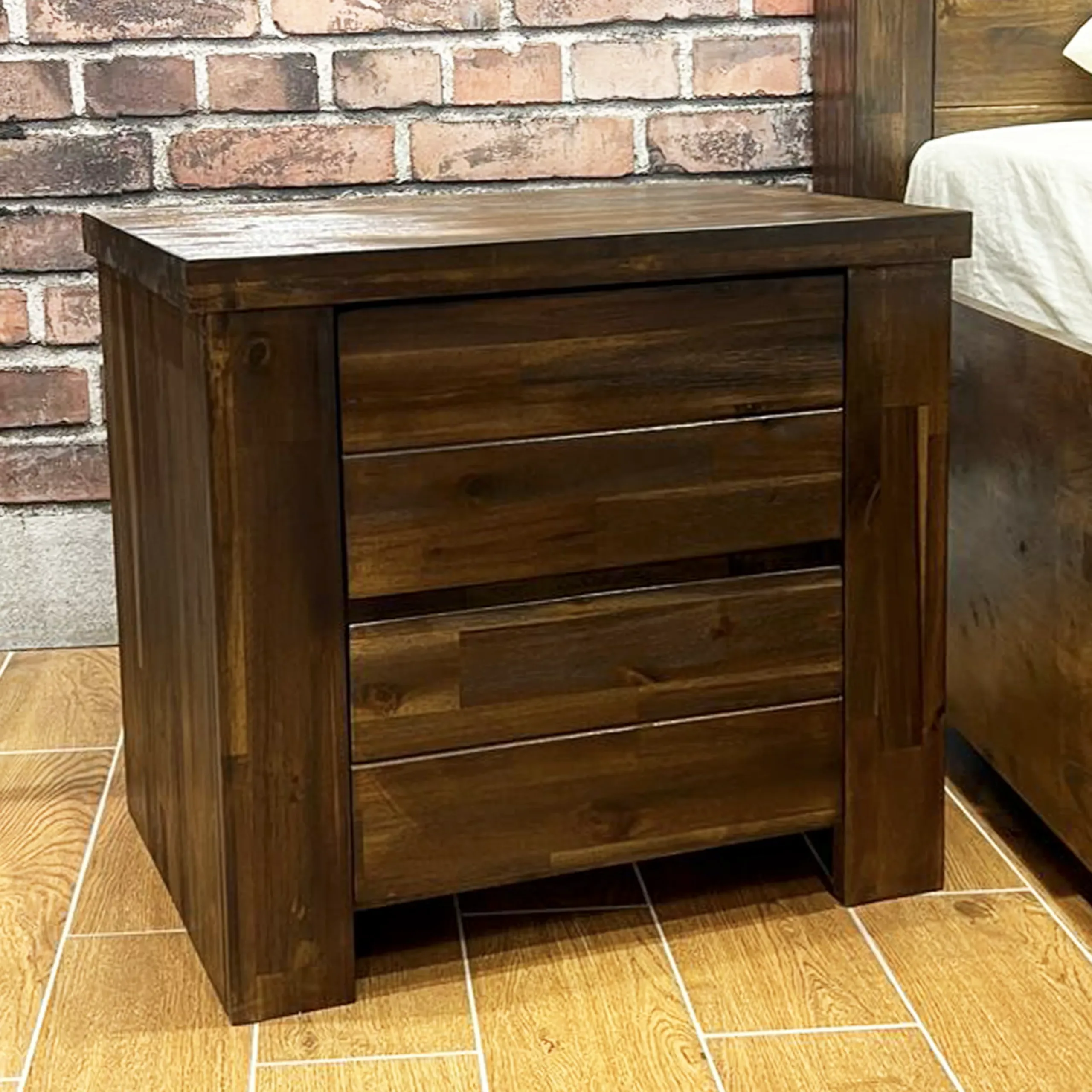 Kaslyn Night Stand Bg 2 United Furniture