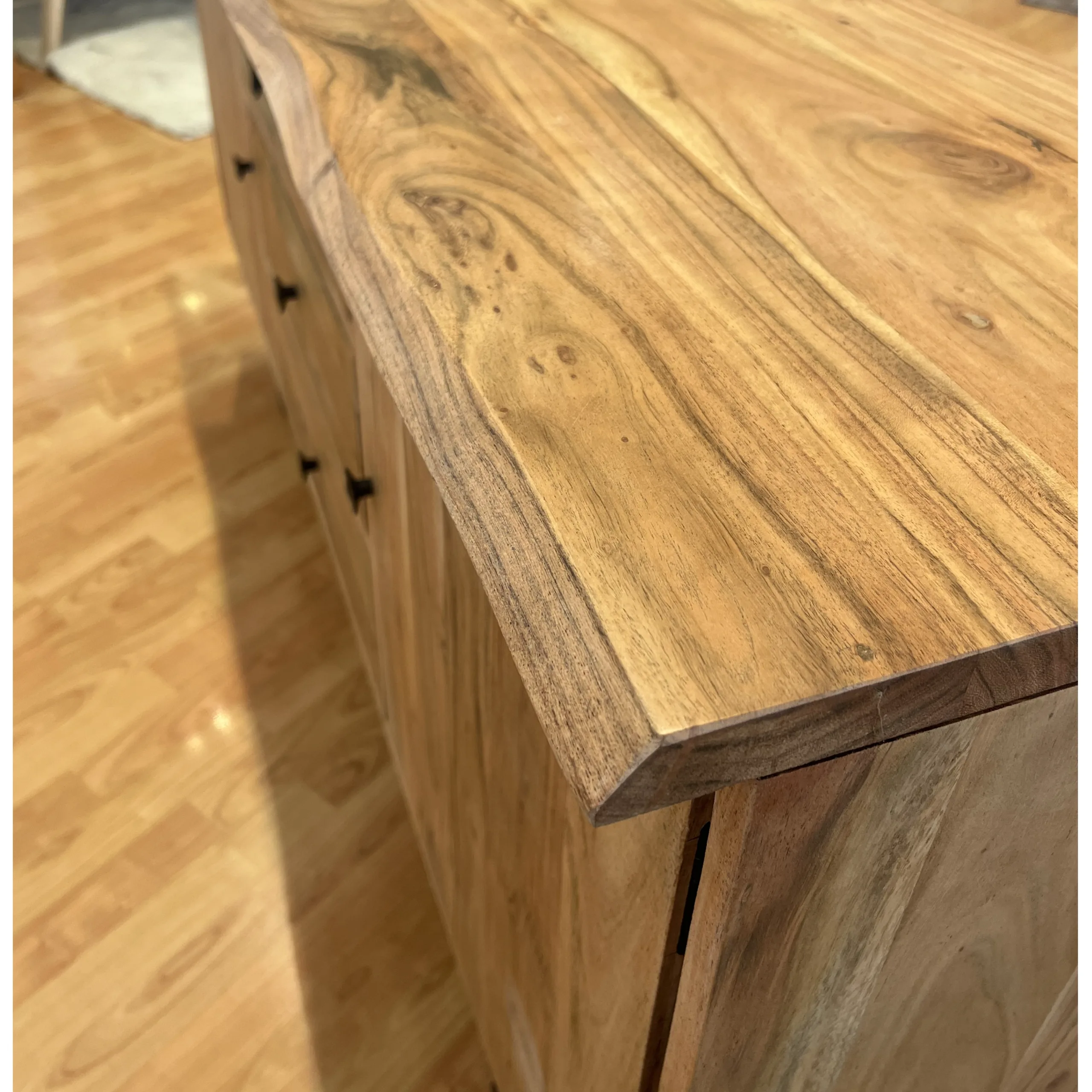 Rudra Sideboard FINISH United Furniture