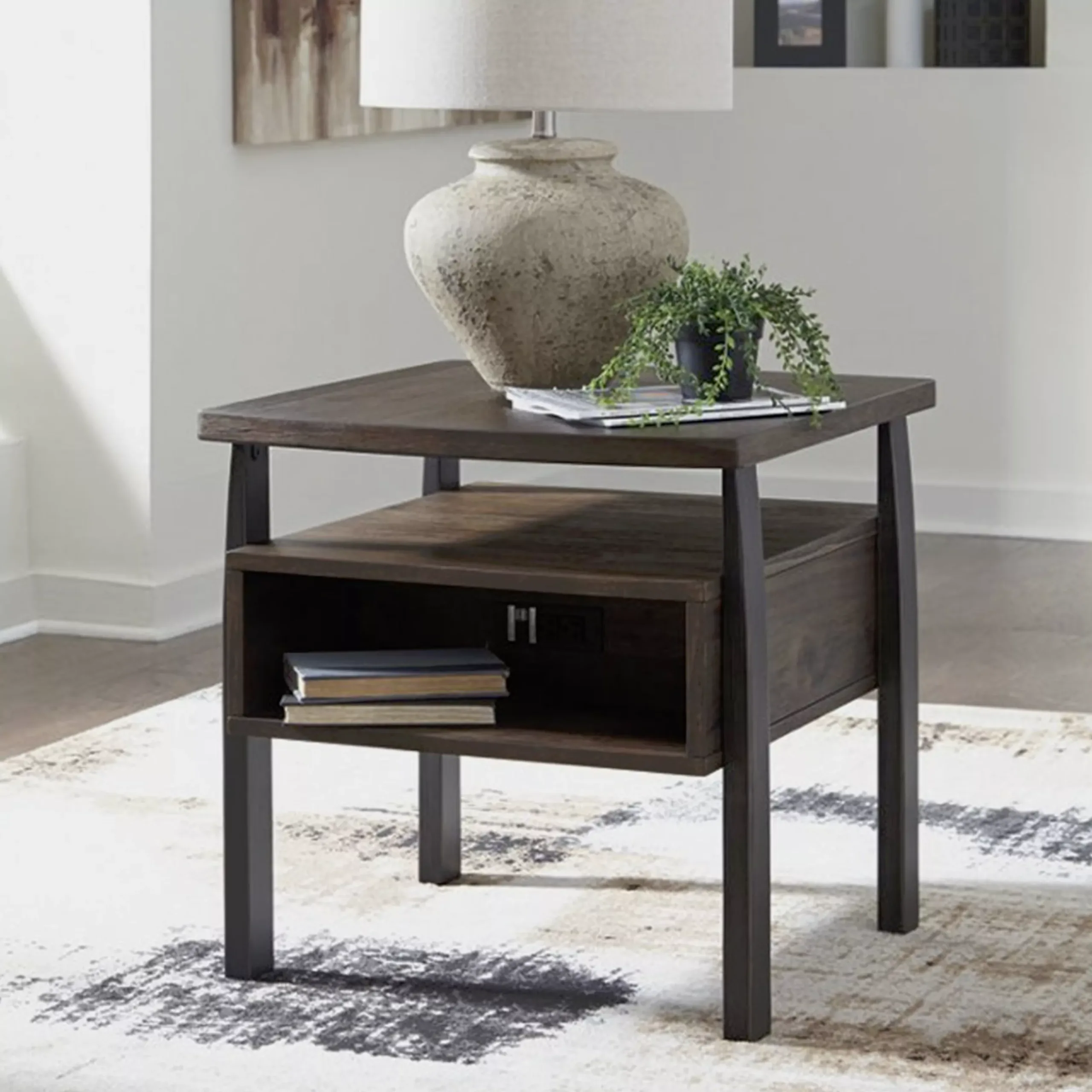Vailbry End Table Bg United Furniture