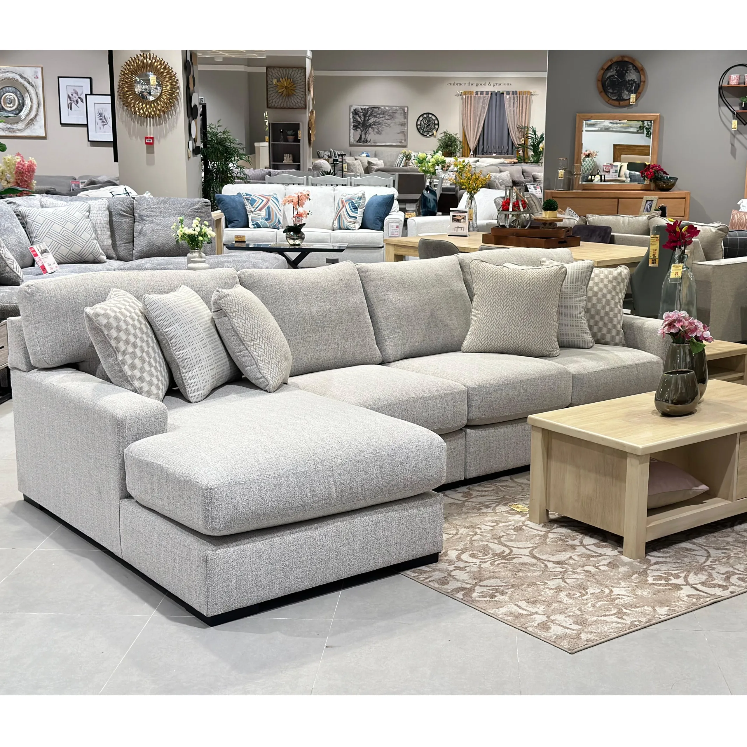 Larce Dis United Furniture