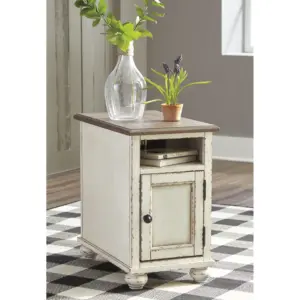 Realyn End Table