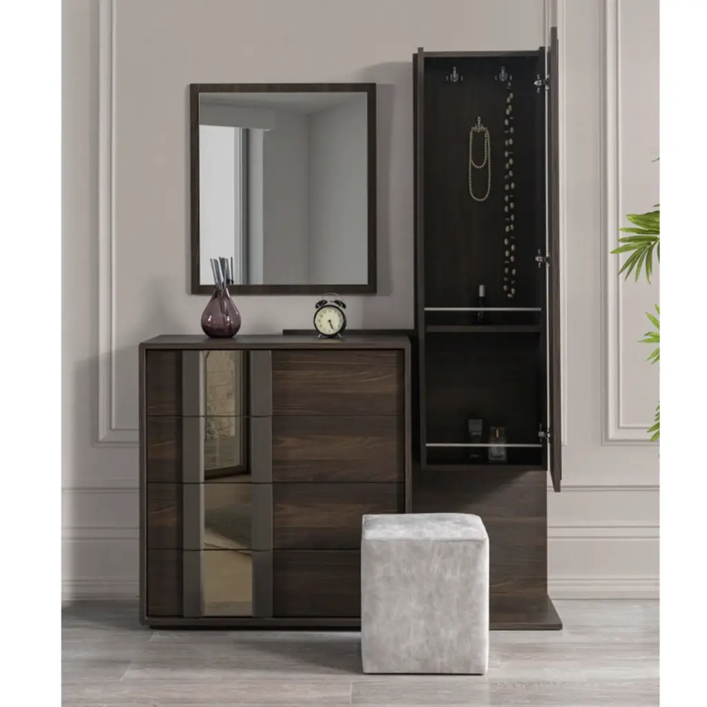 Boss Dresser Mirror 3 United Furniture