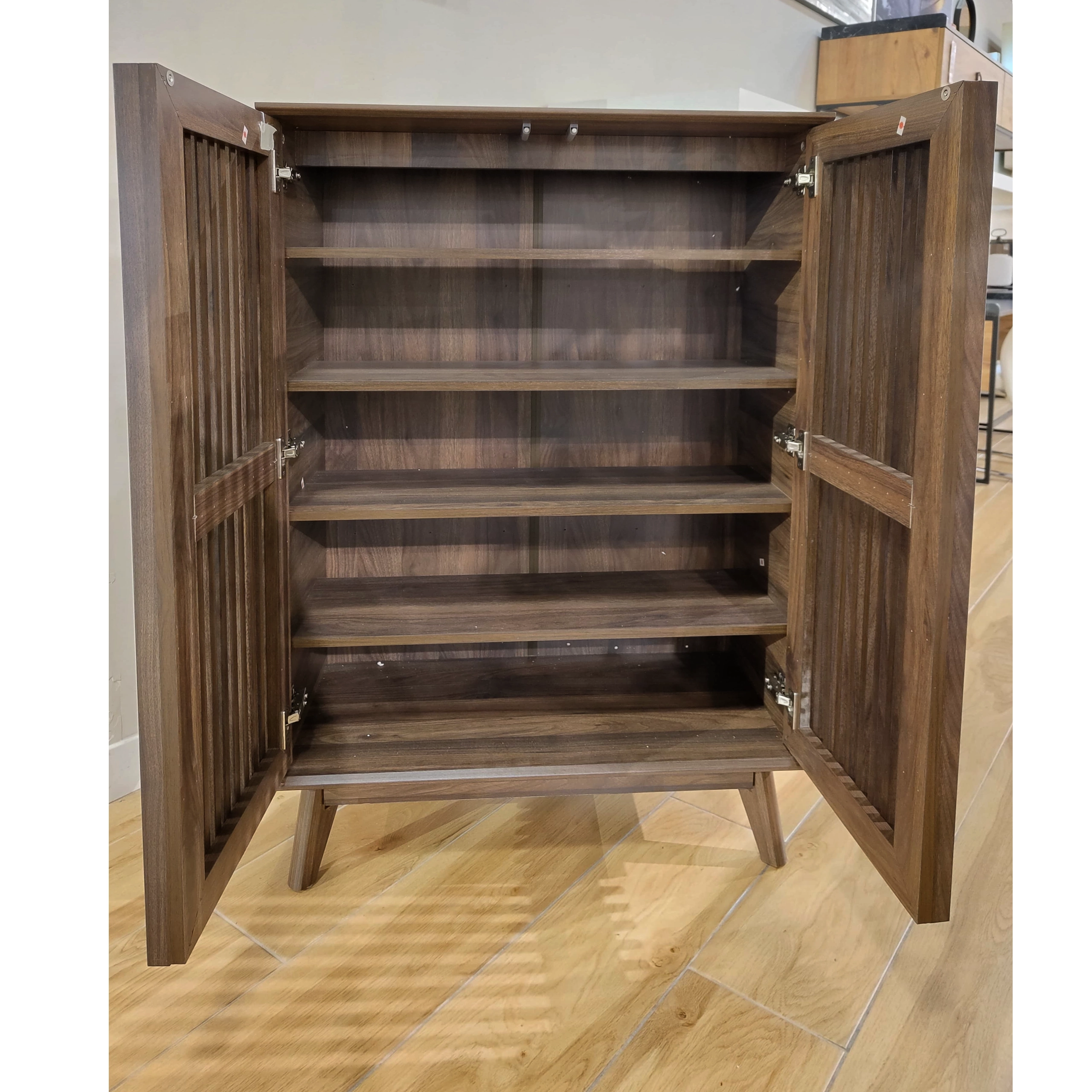 Kama Shoe Cabunet United Furniture