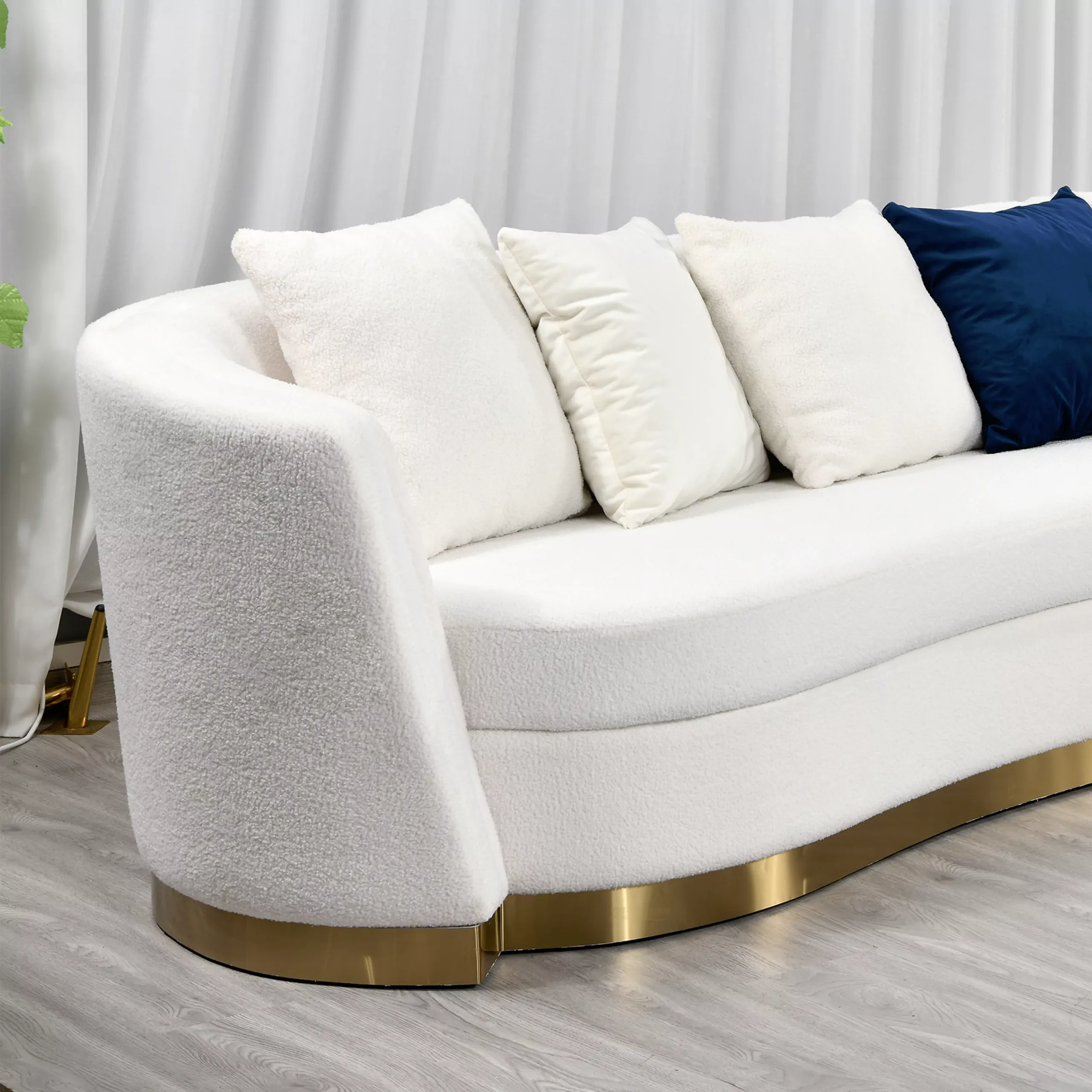 Dalila Sofa 2 United Furniture