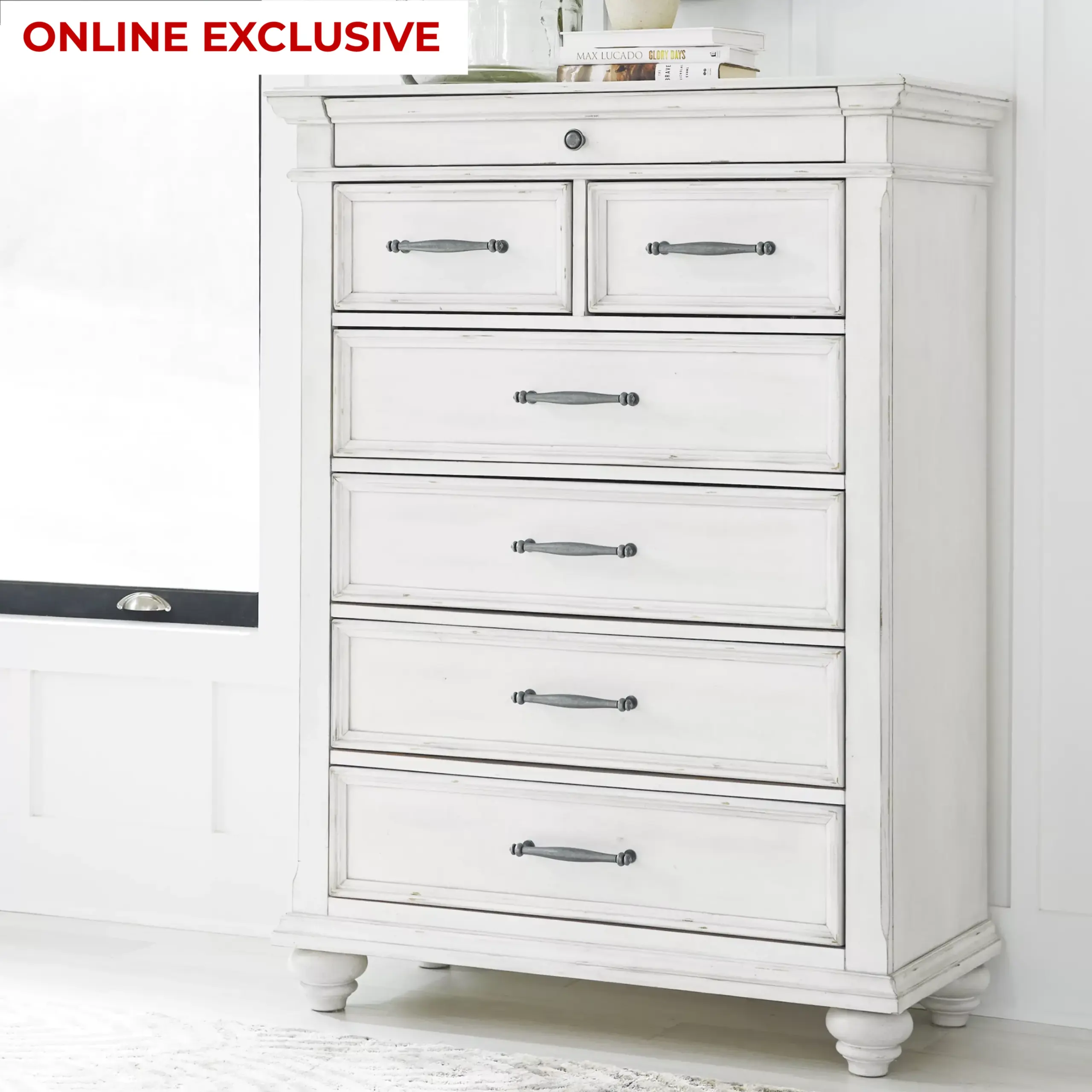 Kanwyn Chest Of Drawer Oe United Furniture