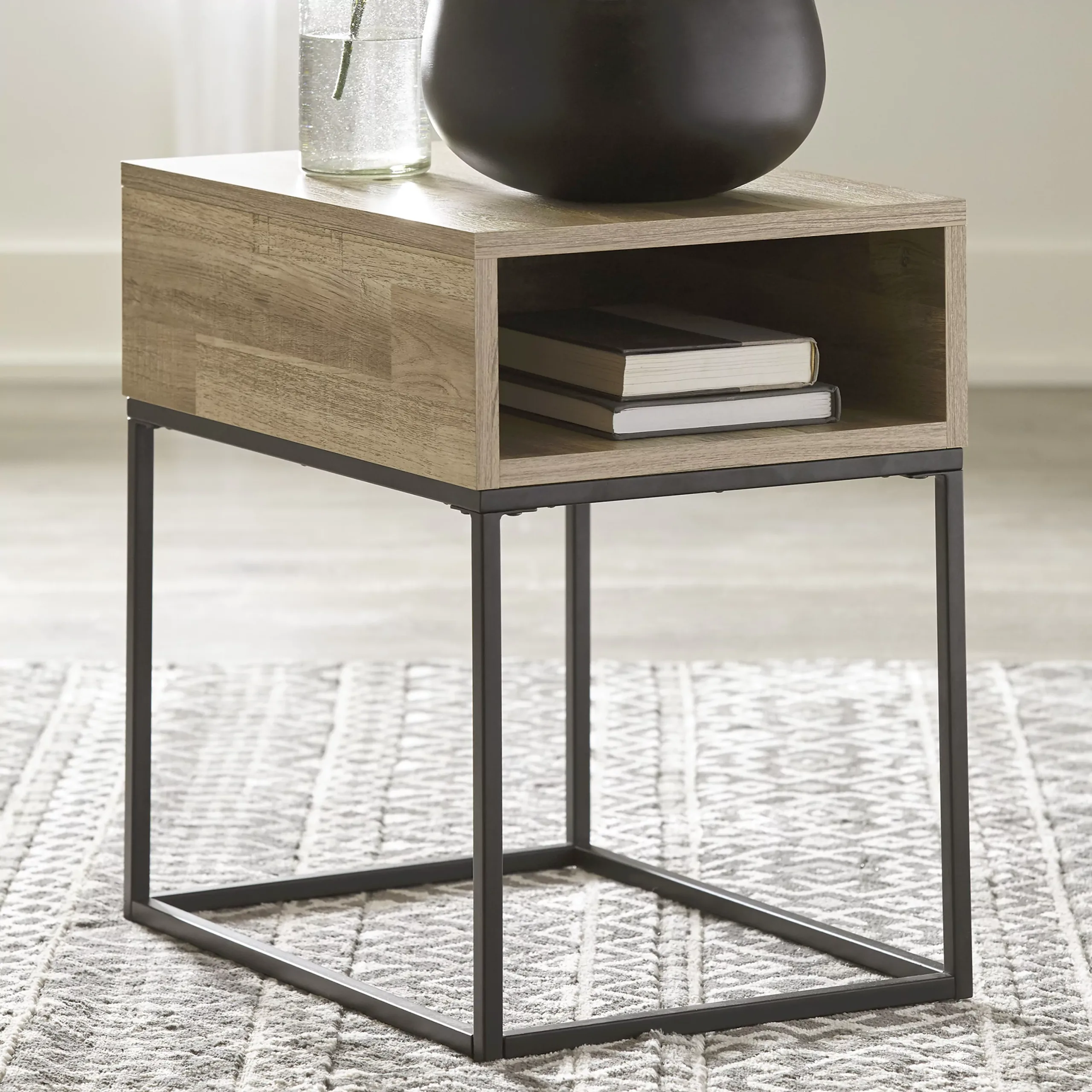 Gardanet End Table United Furniture