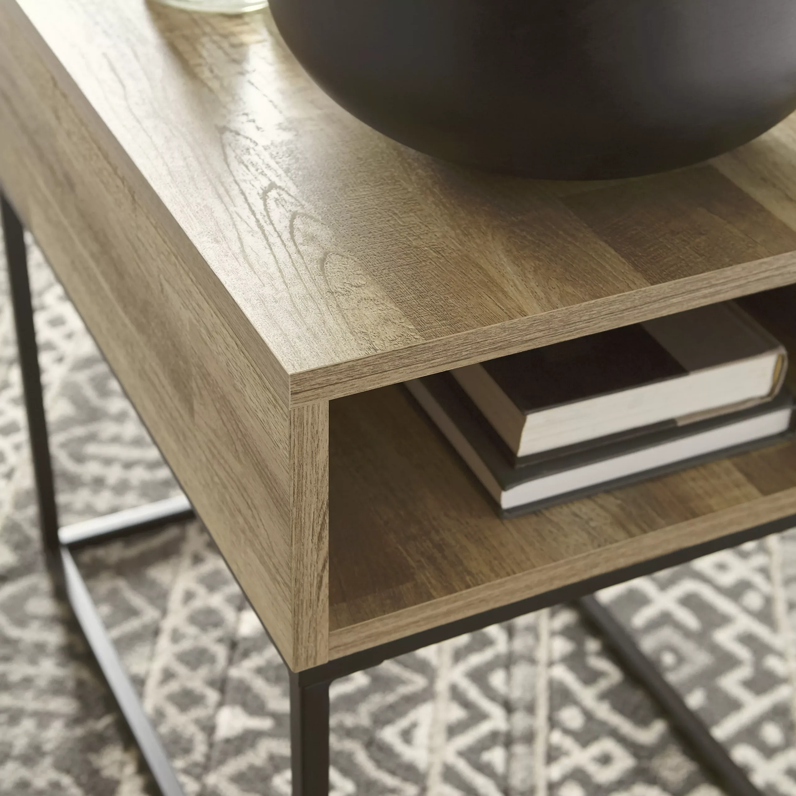 Gardanet End Table 2 United Furniture