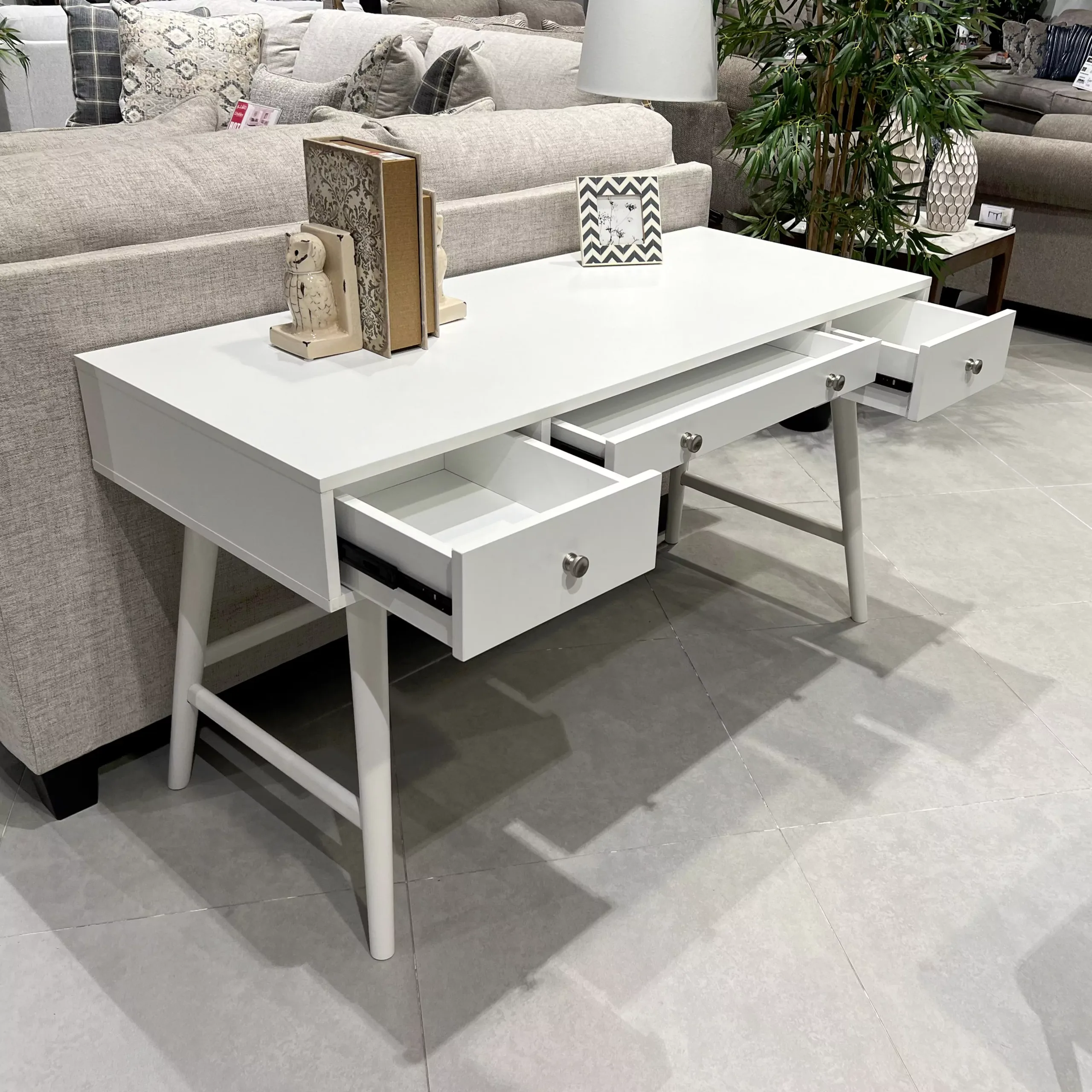 Thadamere Office Desk 4 United Furniture