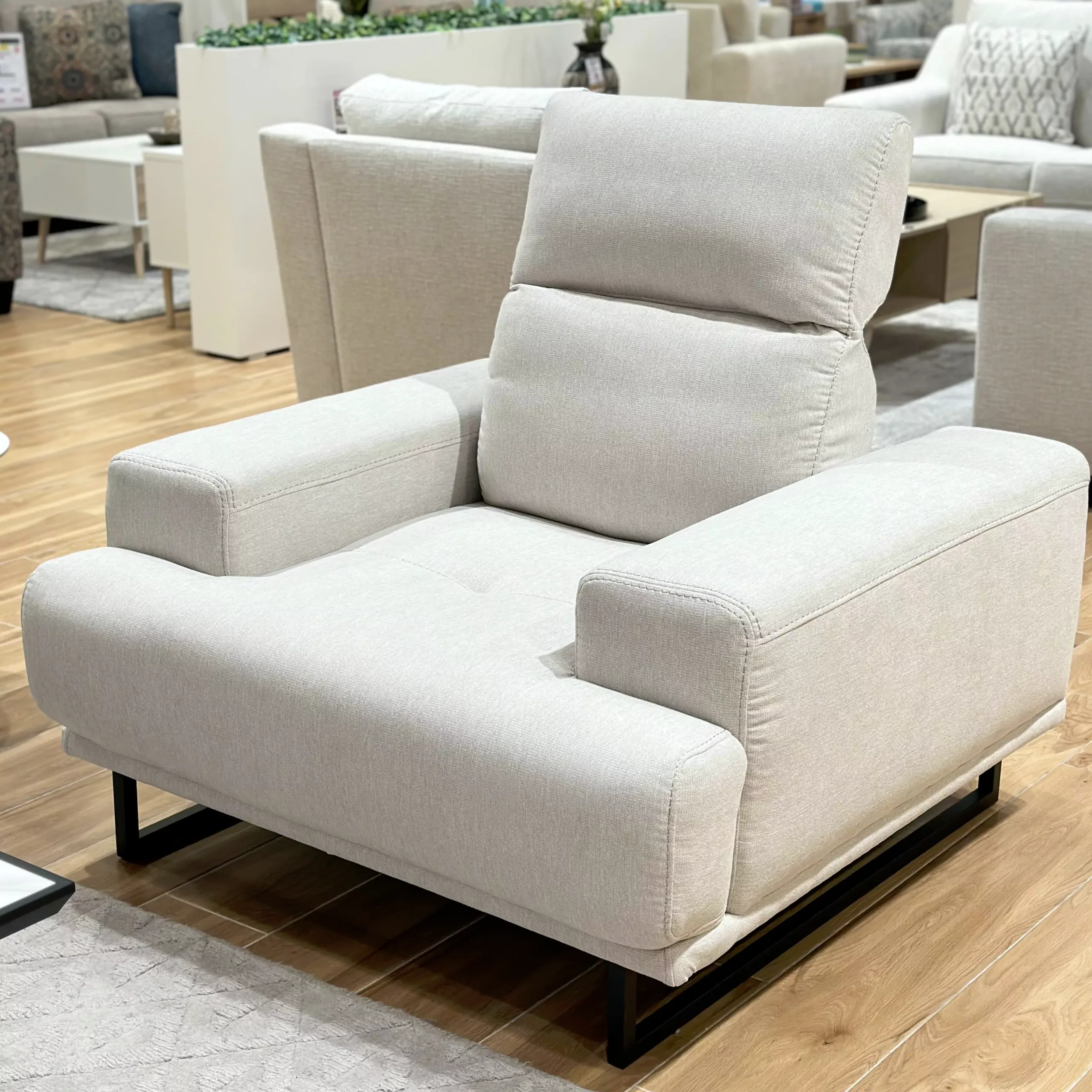 Saga Single Bg 1 United Furniture