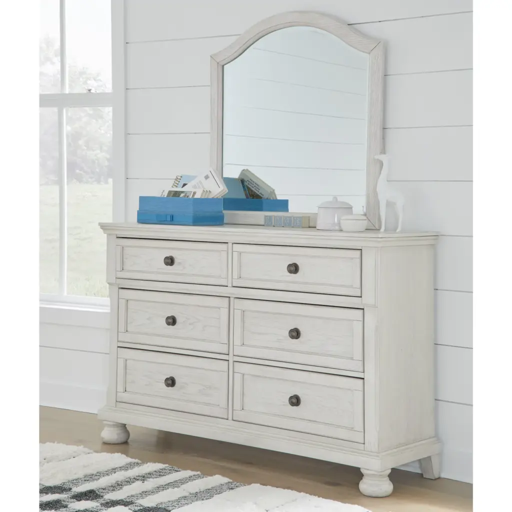 Robbinsdale Dresser United Furniture