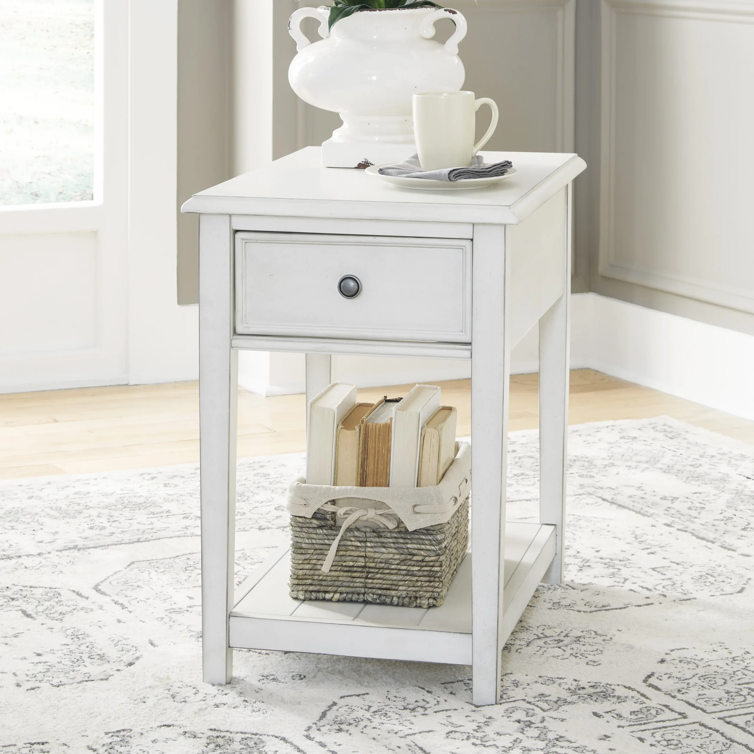 Kanwyn End Table United Furniture