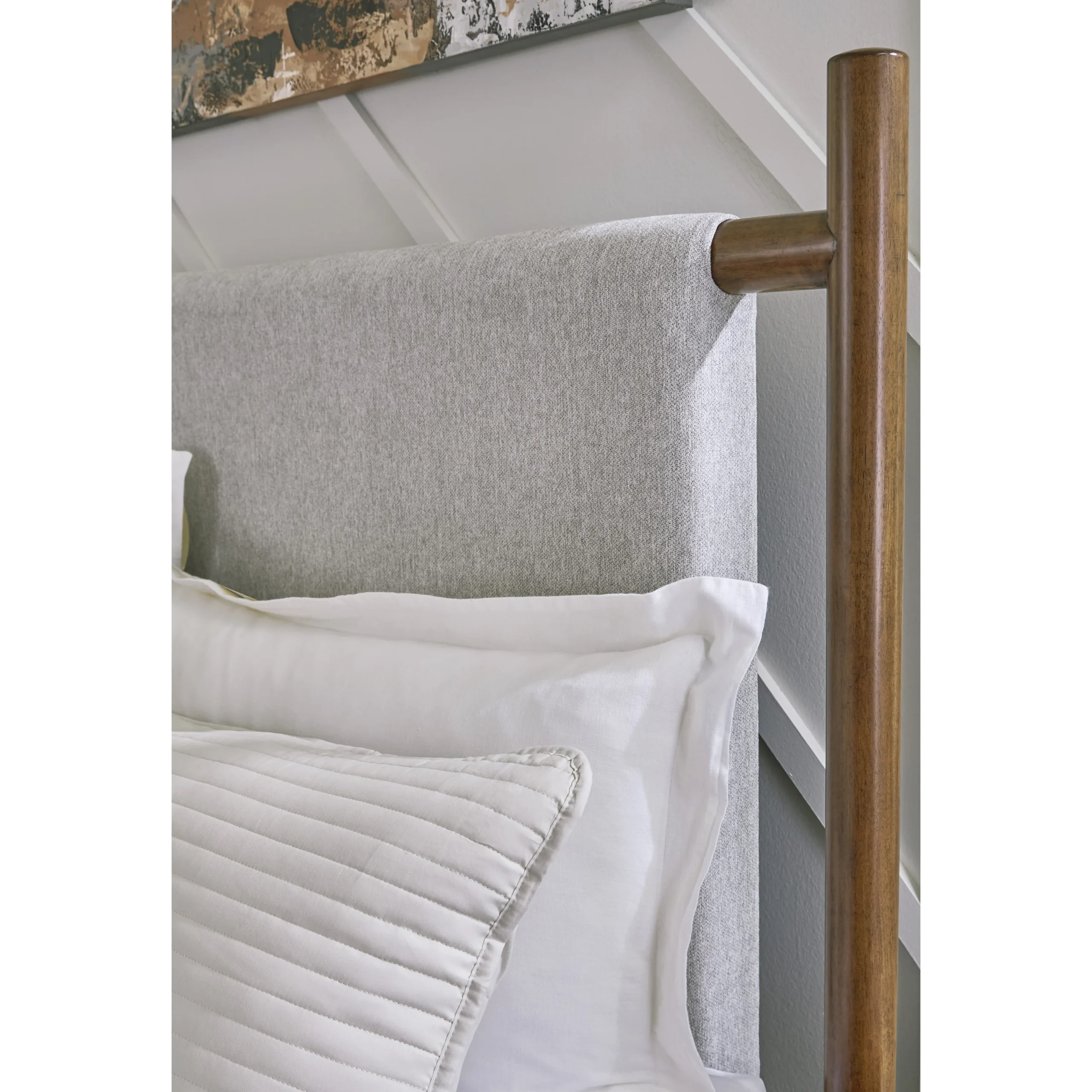 Lyncott Bed 4 United Furniture