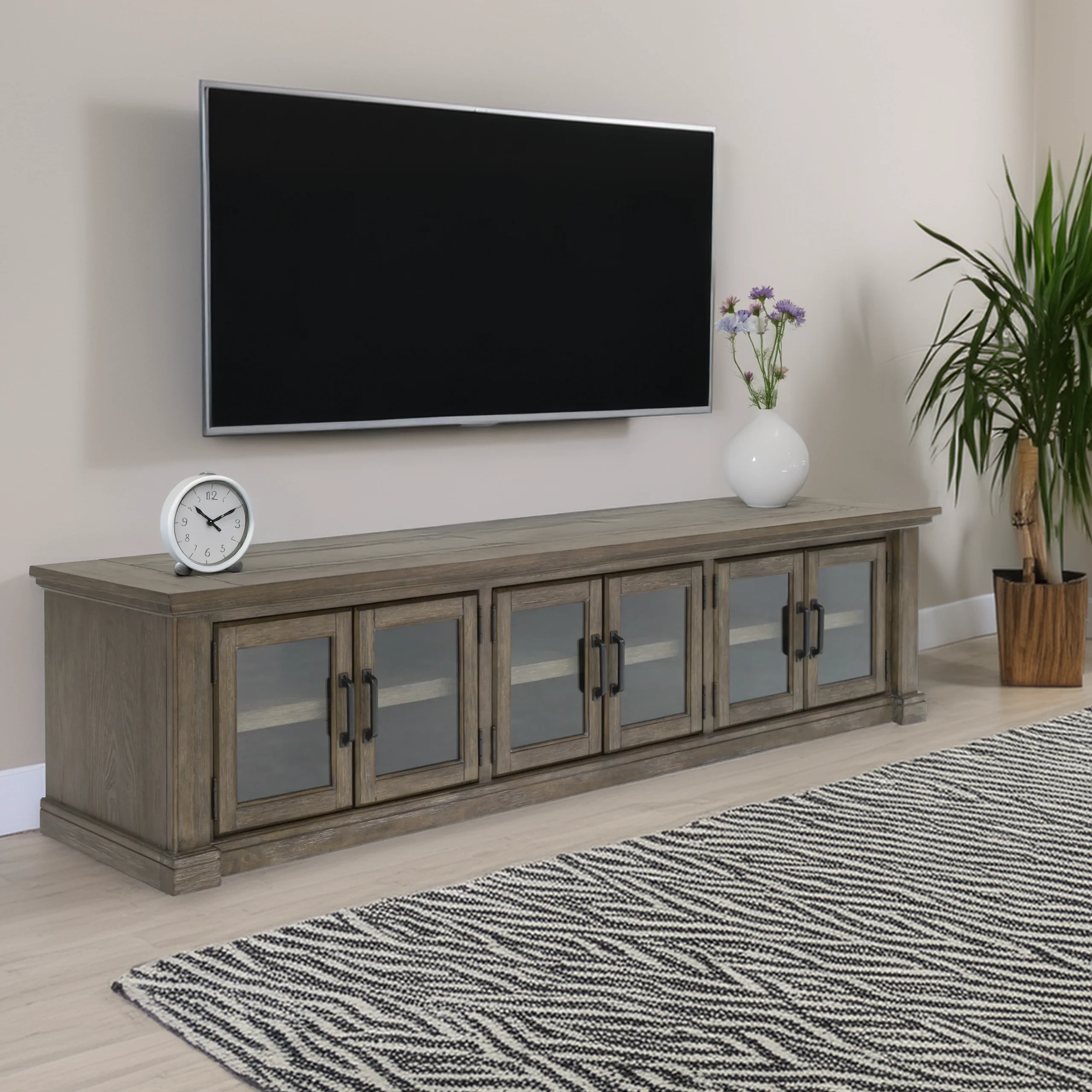 Johnelle Tv United Furniture