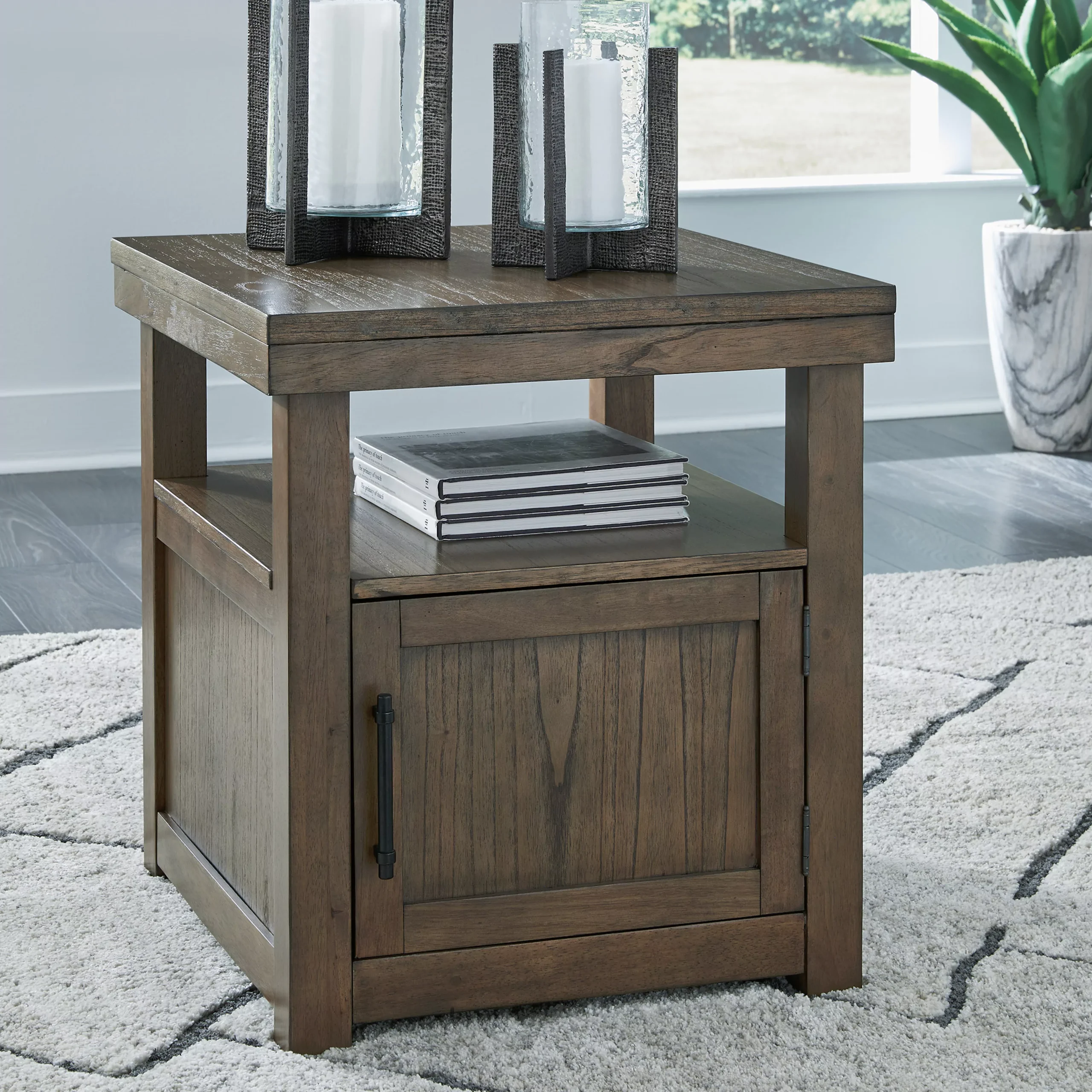 Boardernest End Table United Furniture