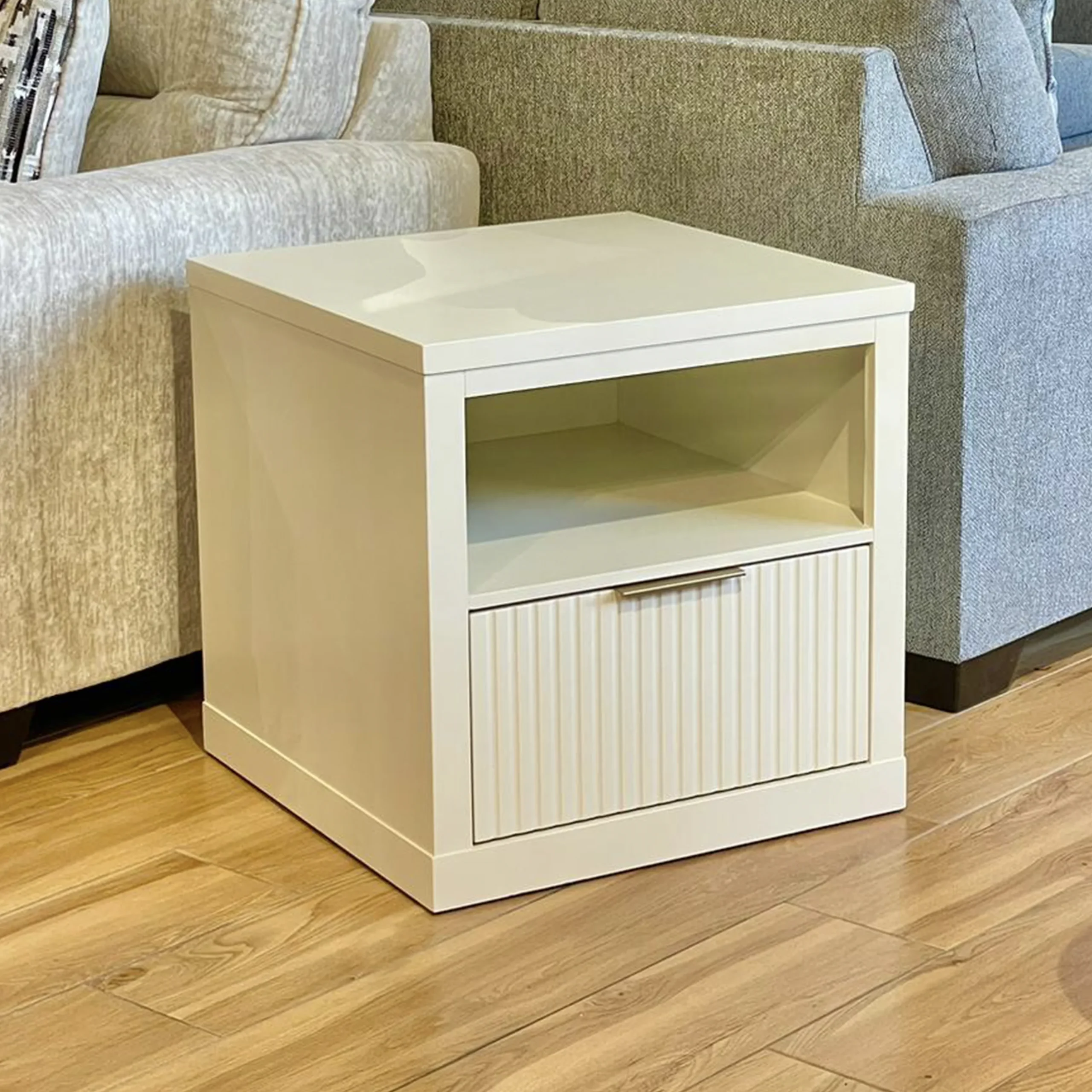 Flute End Table United Furniture