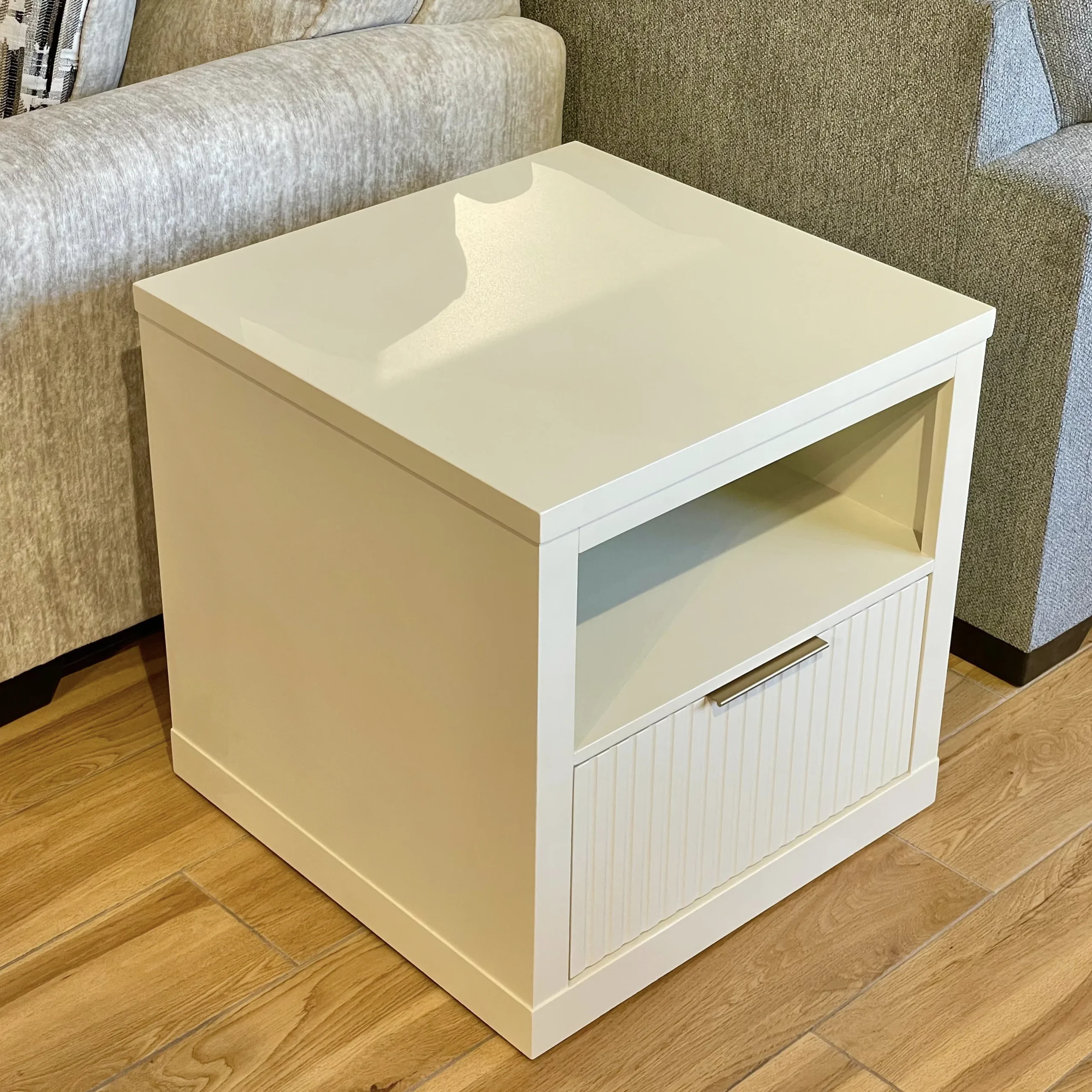 Flute End Table 2 United Furniture