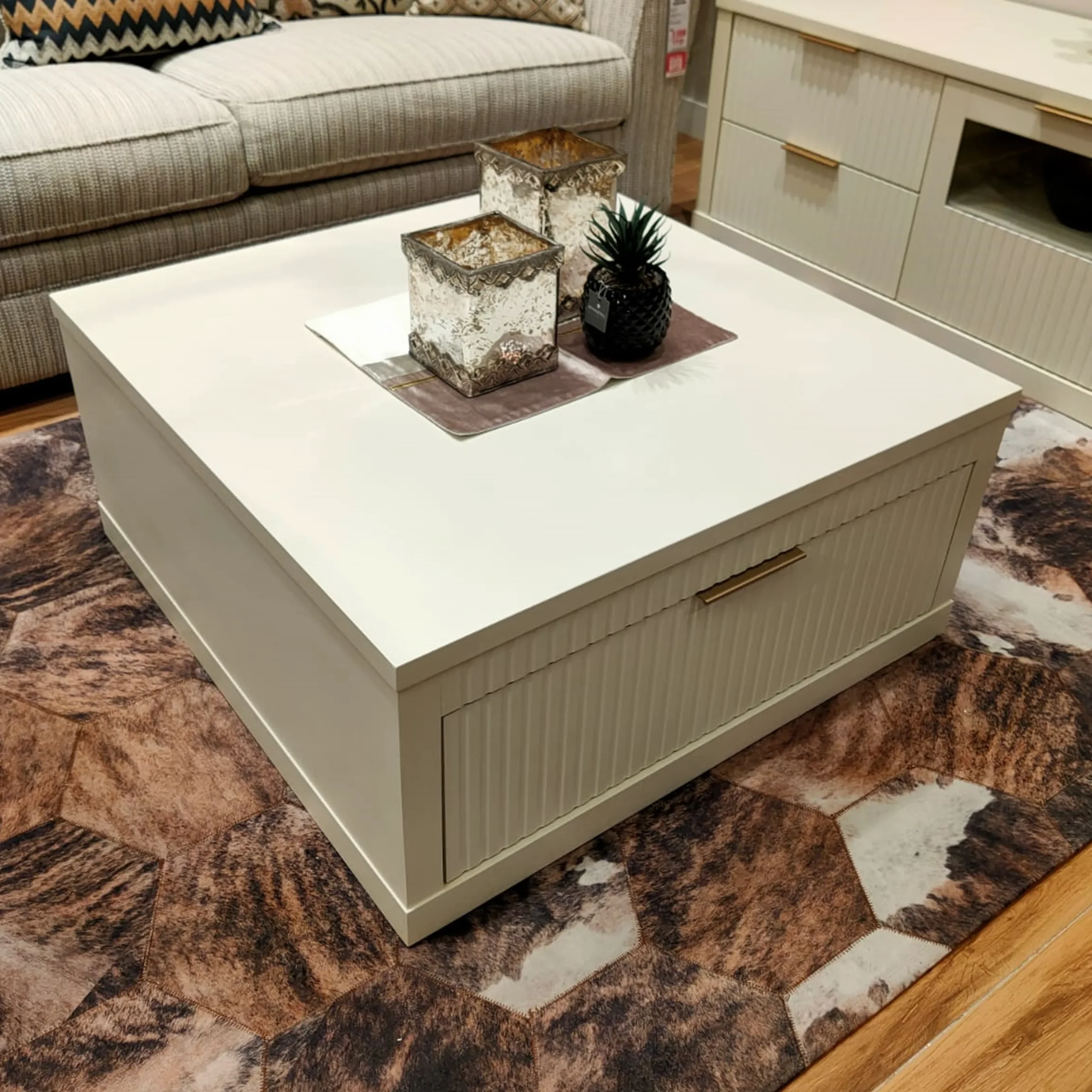 Flute Square Coffeetable 2 United Furniture