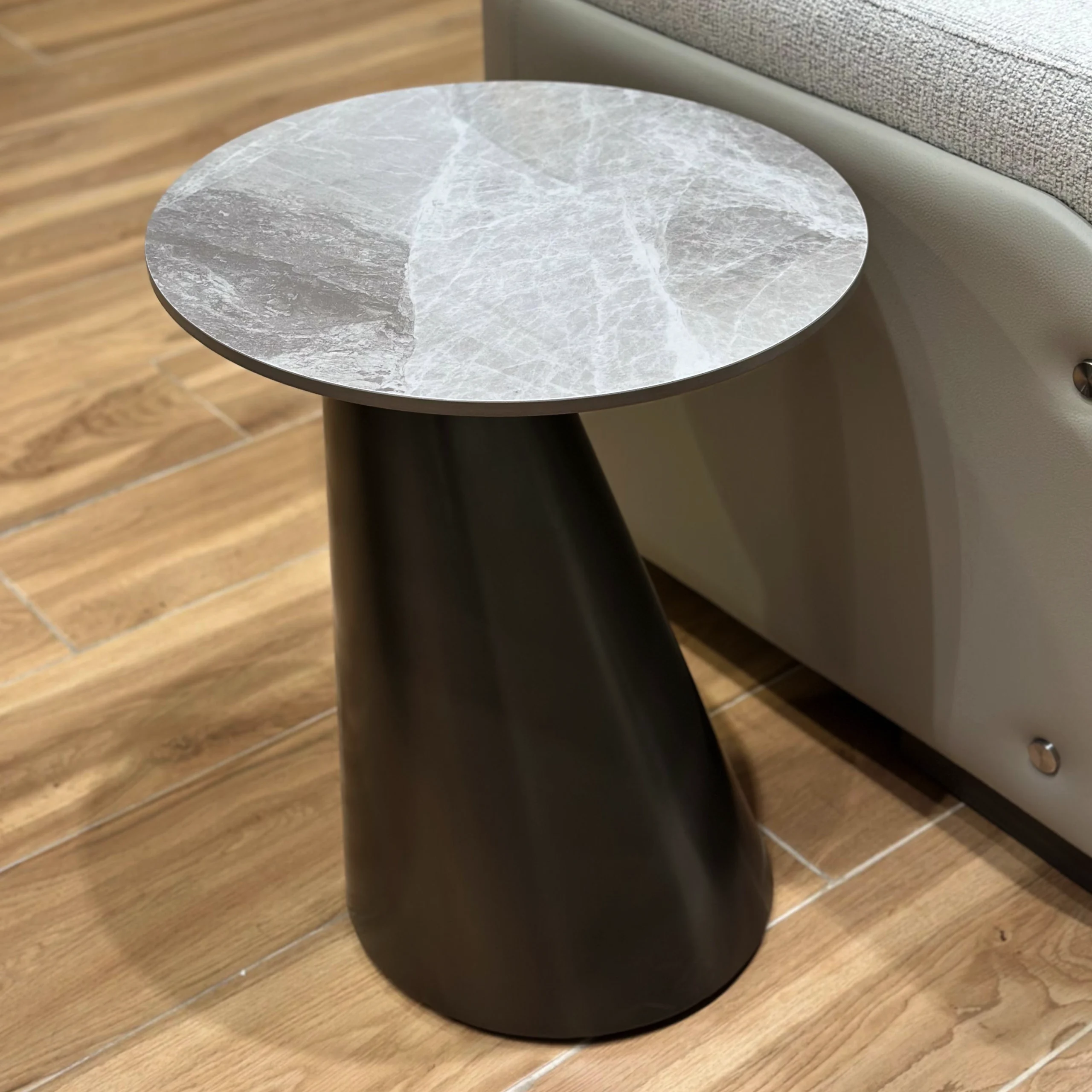 Jack End Table D United Furniture