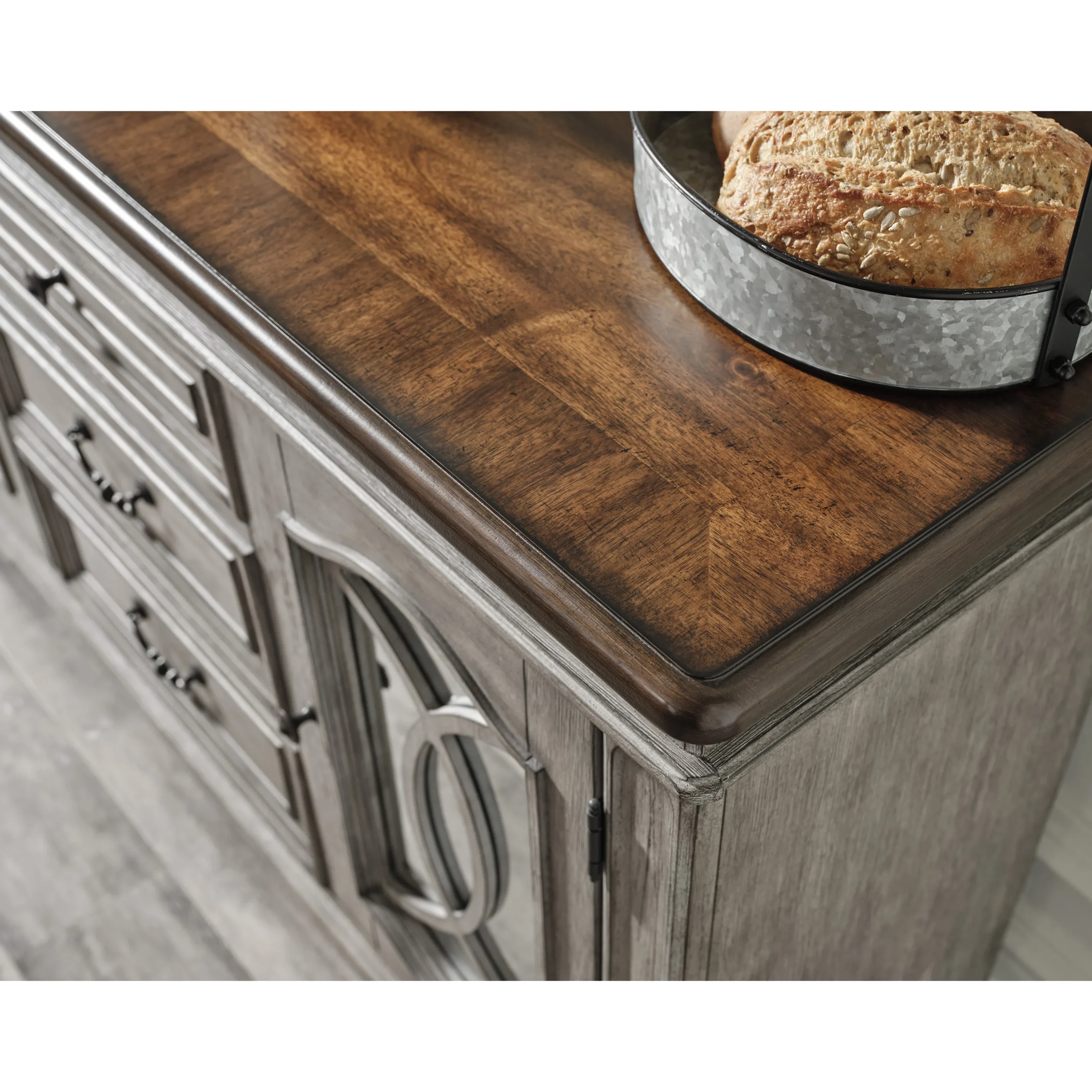 Lodenbay Server 3 United Furniture