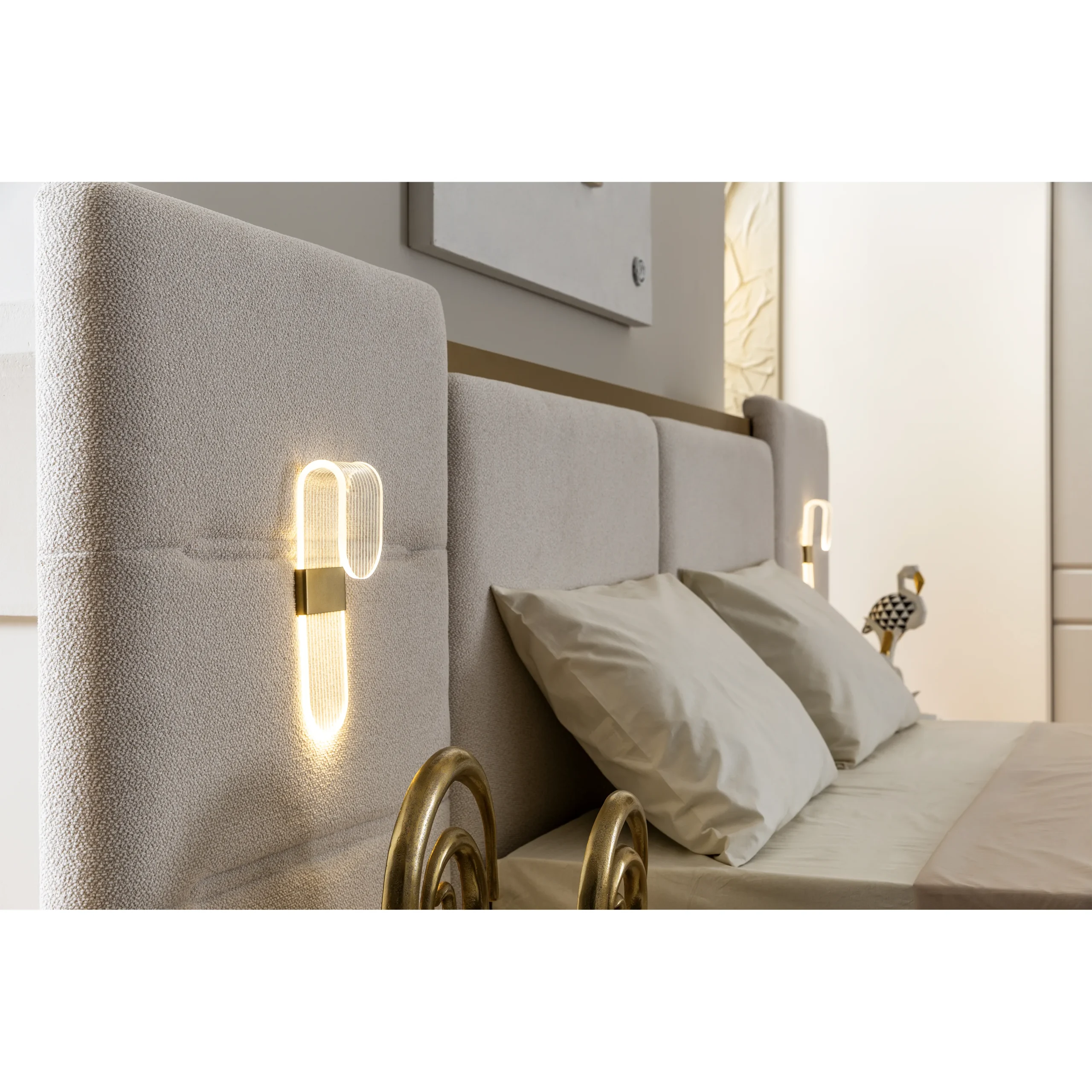 Loren King Bed 4 United Furniture