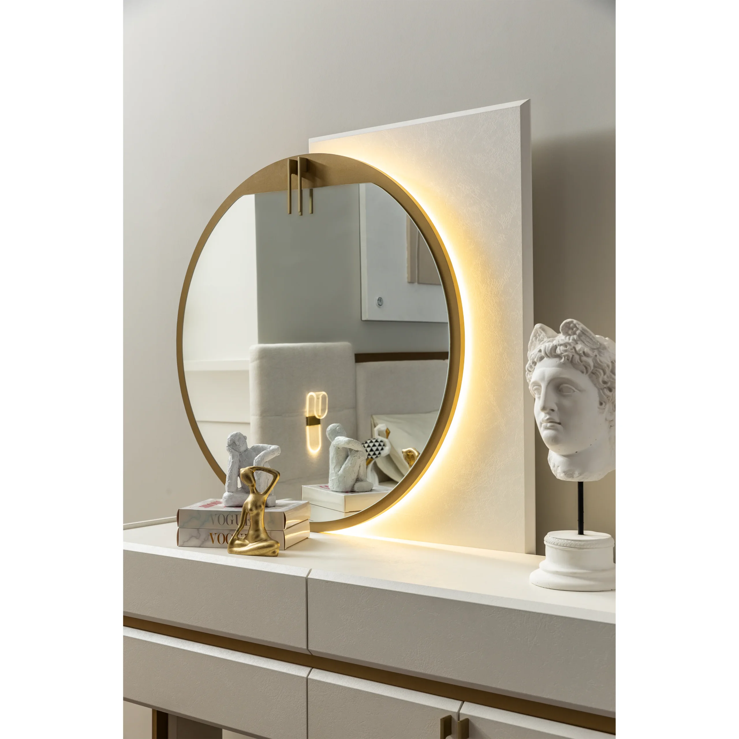 Loren King Bed 7 United Furniture