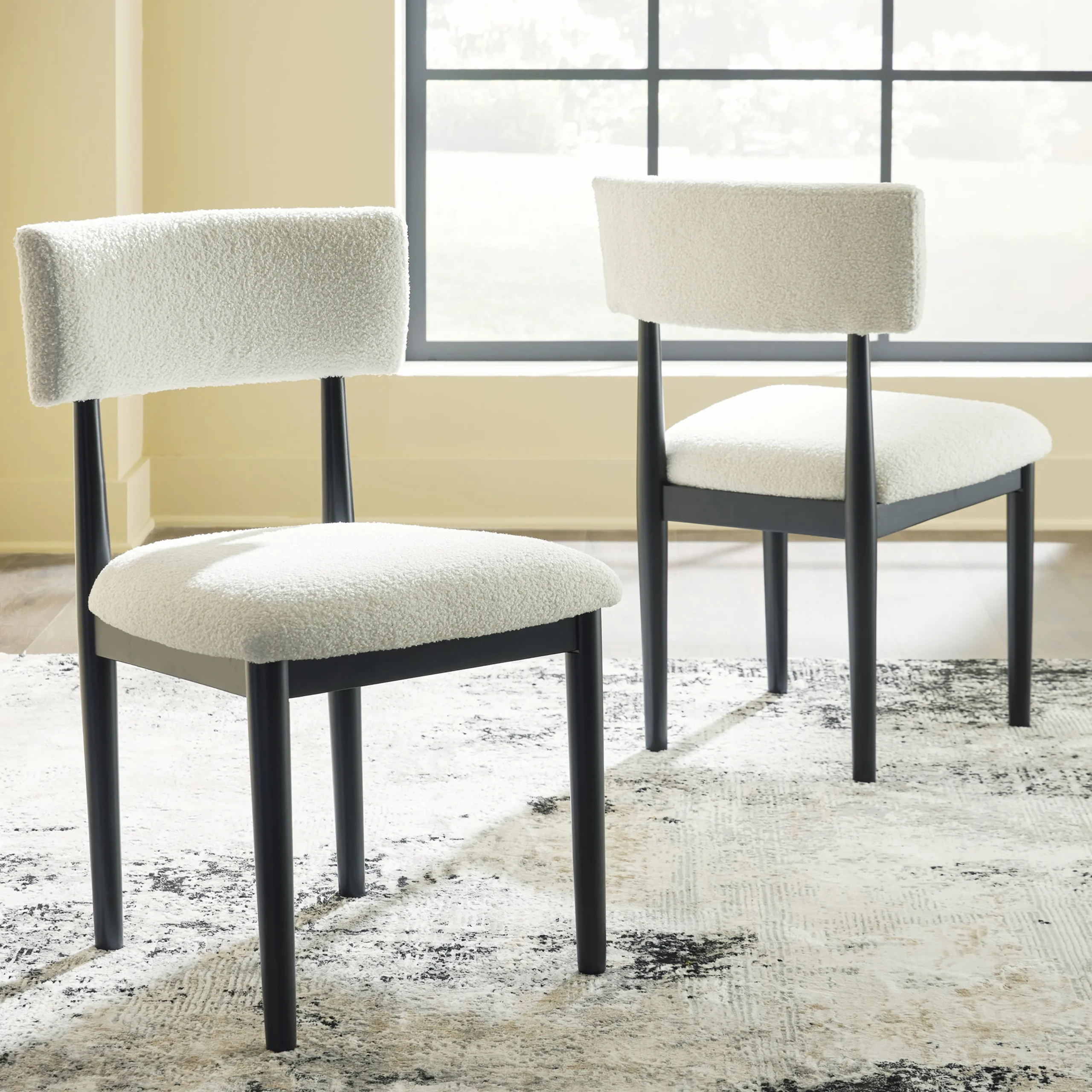 Xandrum Dining Table Chair 1 United Furniture