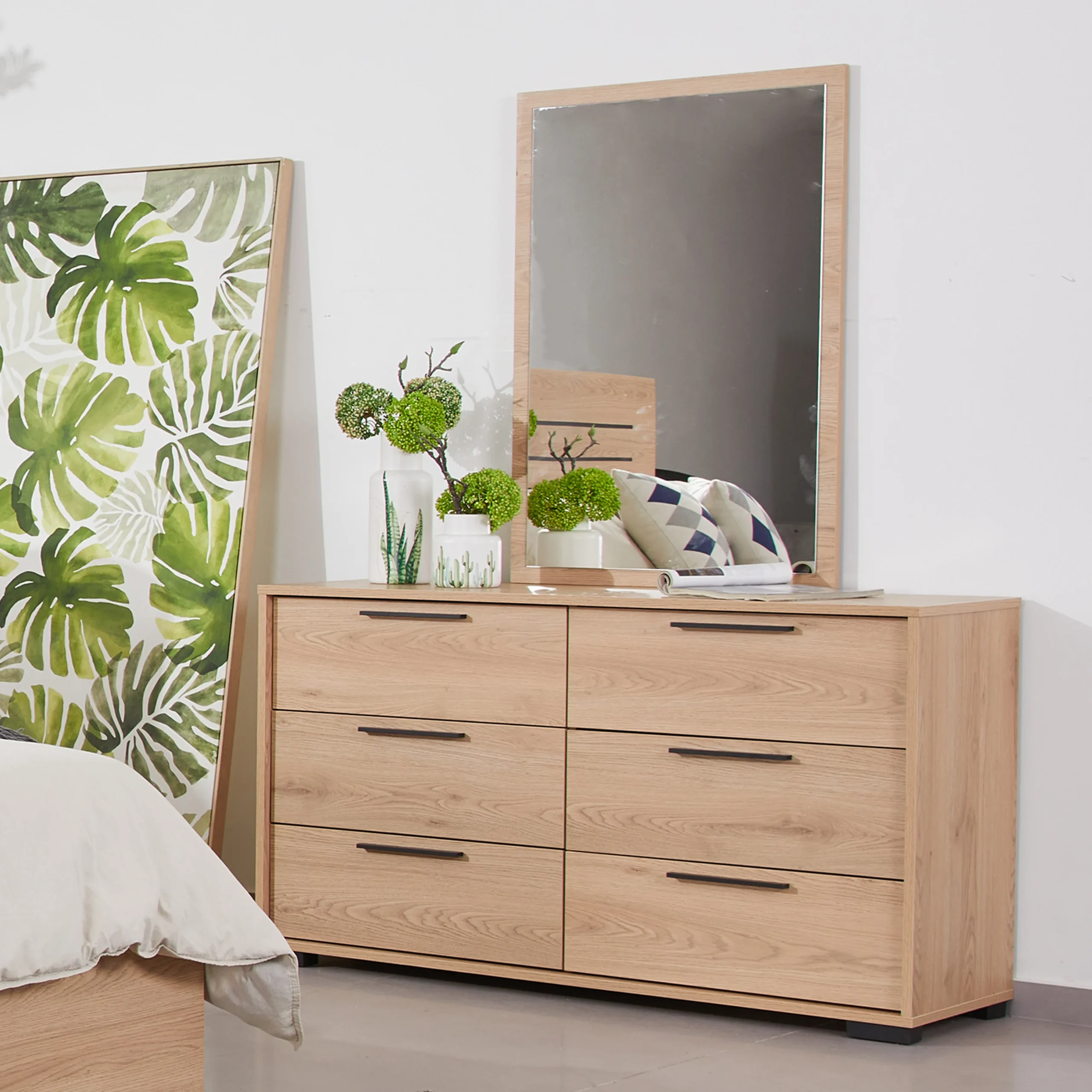 Winfy Dresser Mirror 1 United Furniture