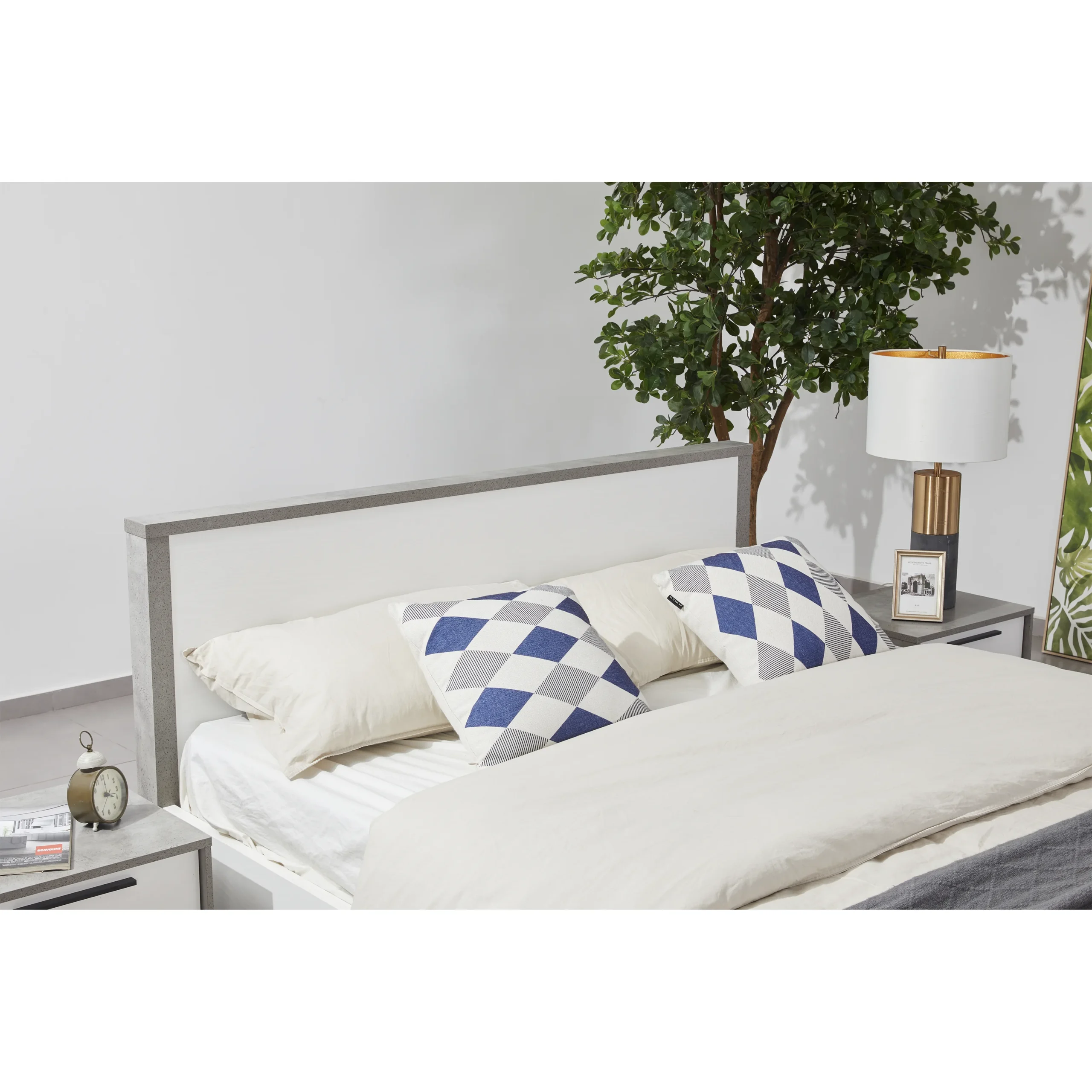 Grayer Bed 2 United Furniture