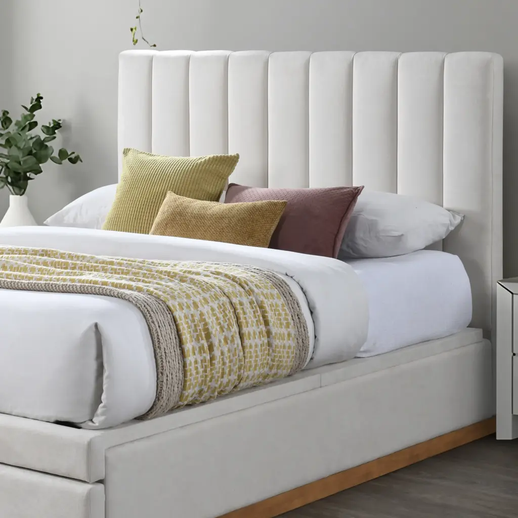 Josey Queen Bed Cream 3 United Furniture