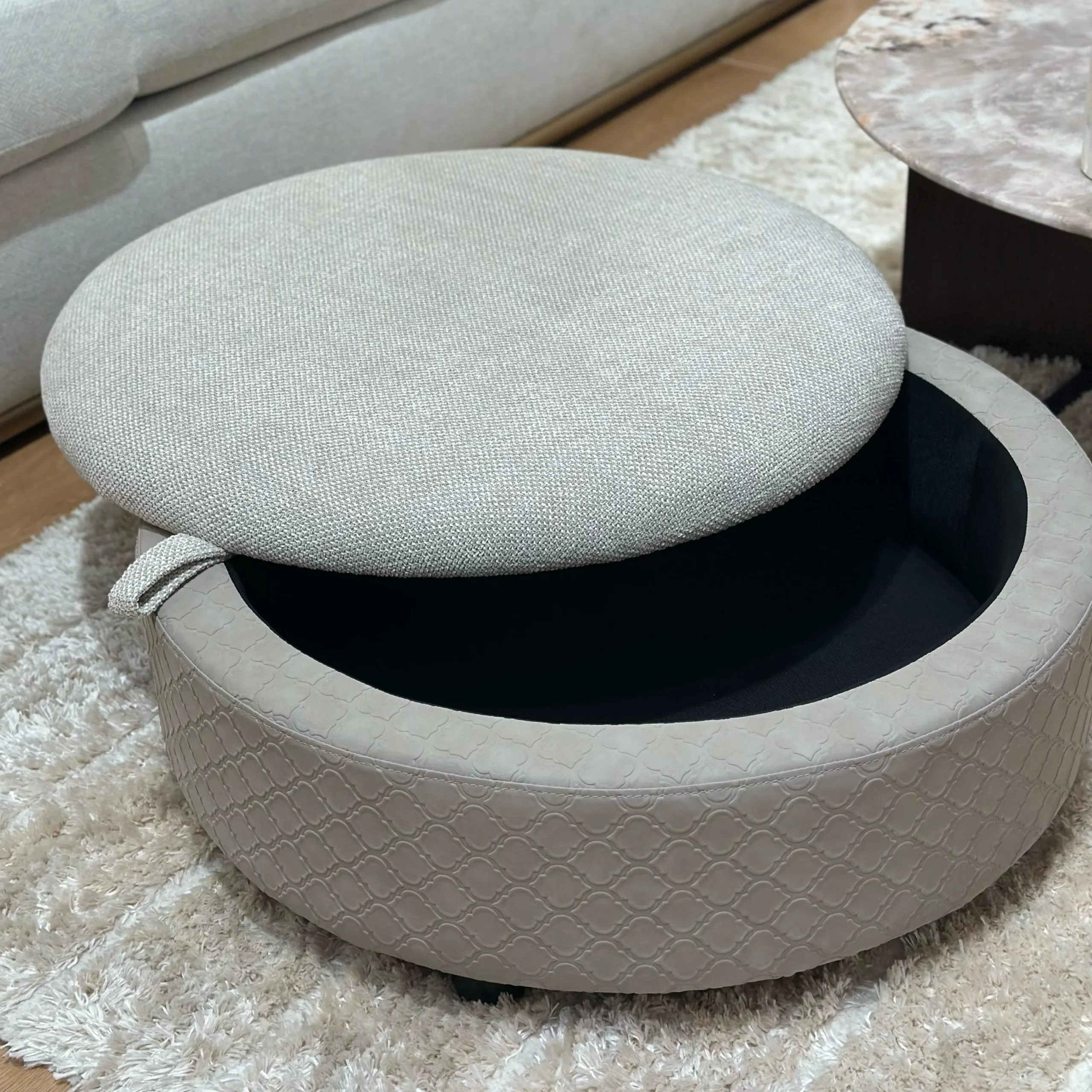 Sublimo Round End Table 3 United Furniture