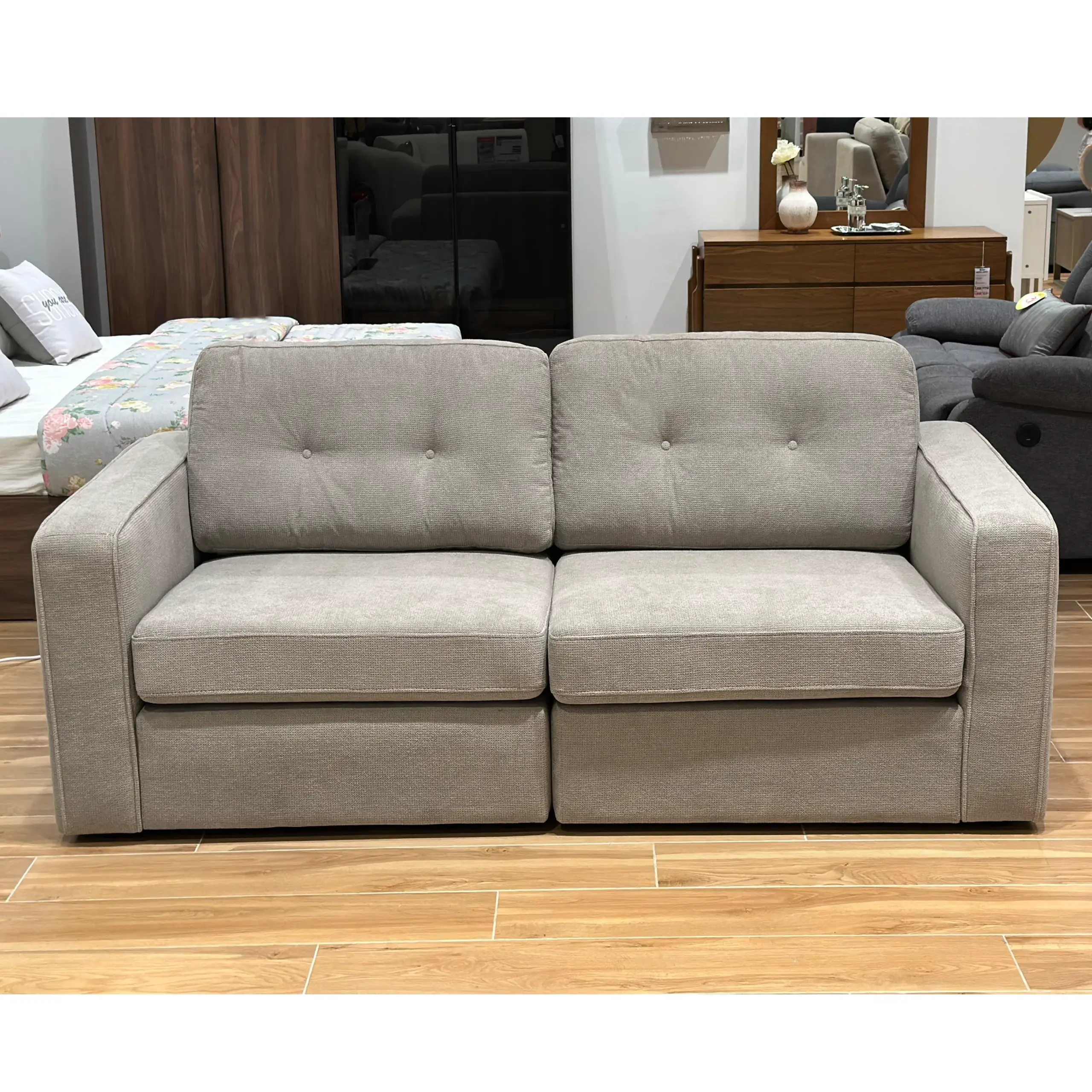 Connolly 2seater Bg United Furniture