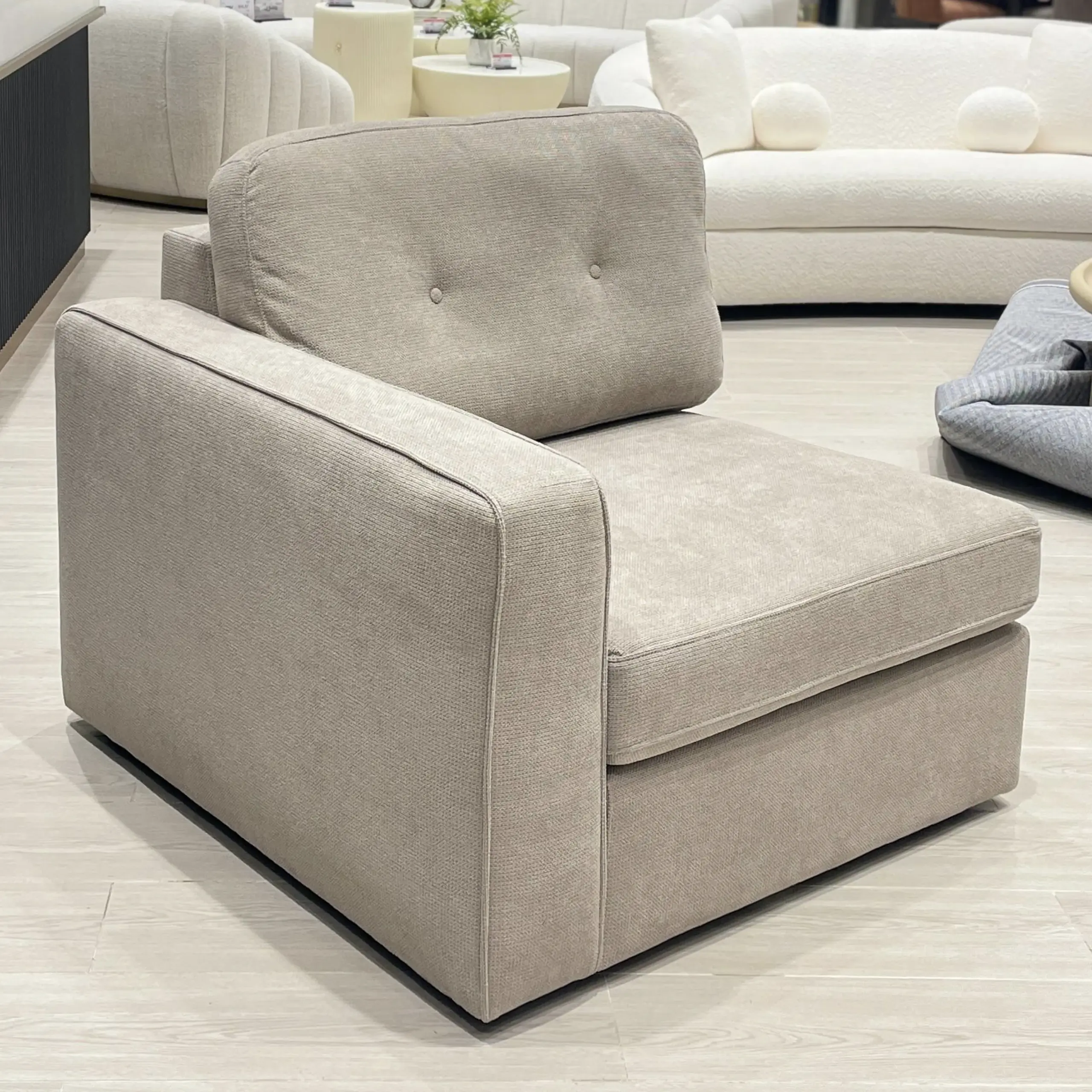 Connolly Right Corner Chair 3 United Furniture