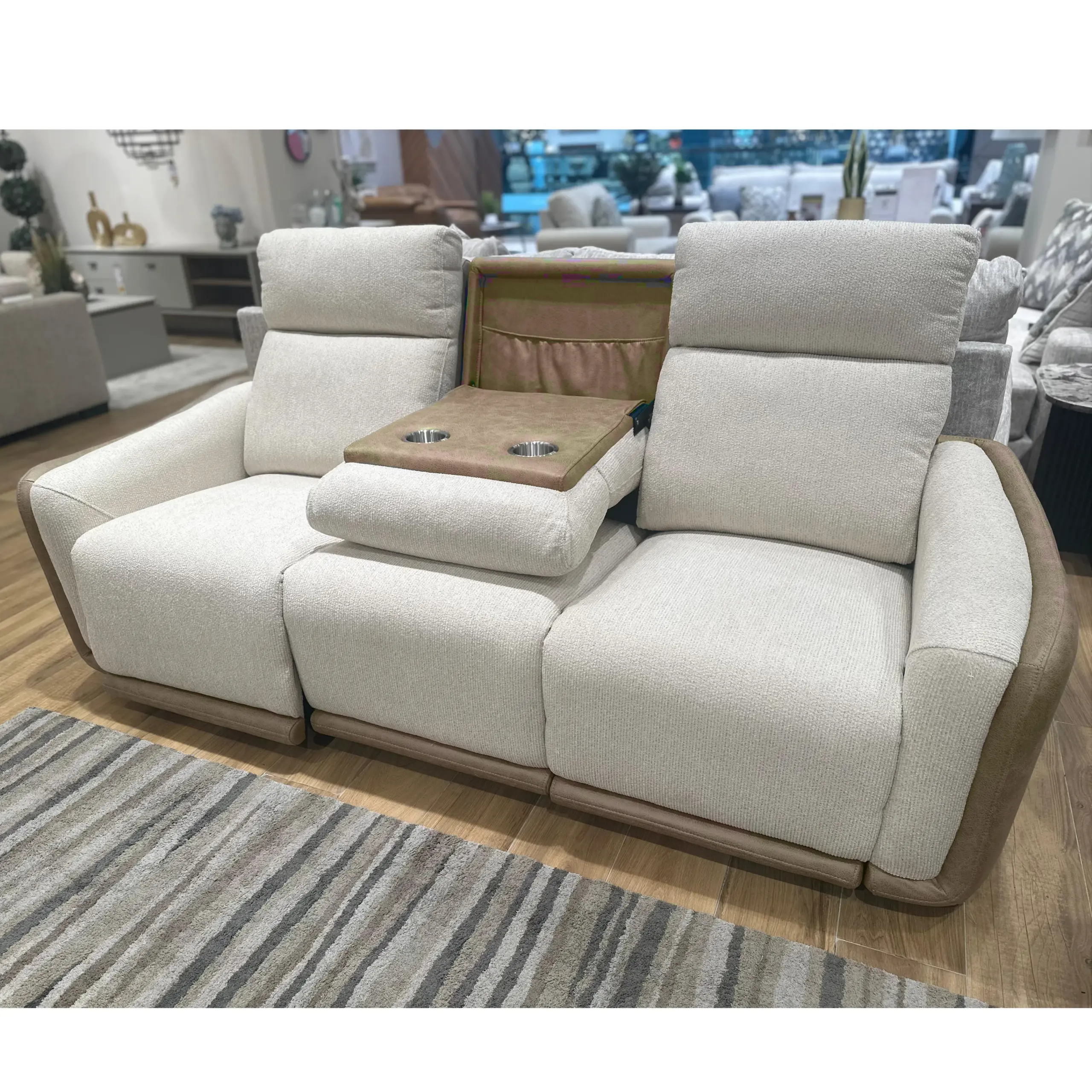 Brandon 3seater 5 United Furniture