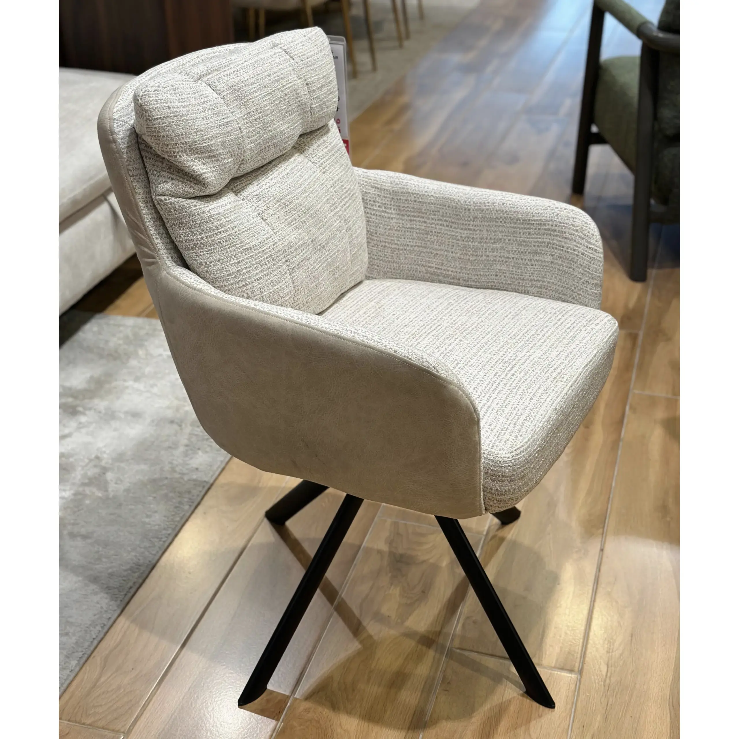 Espetus Beige United Furniture