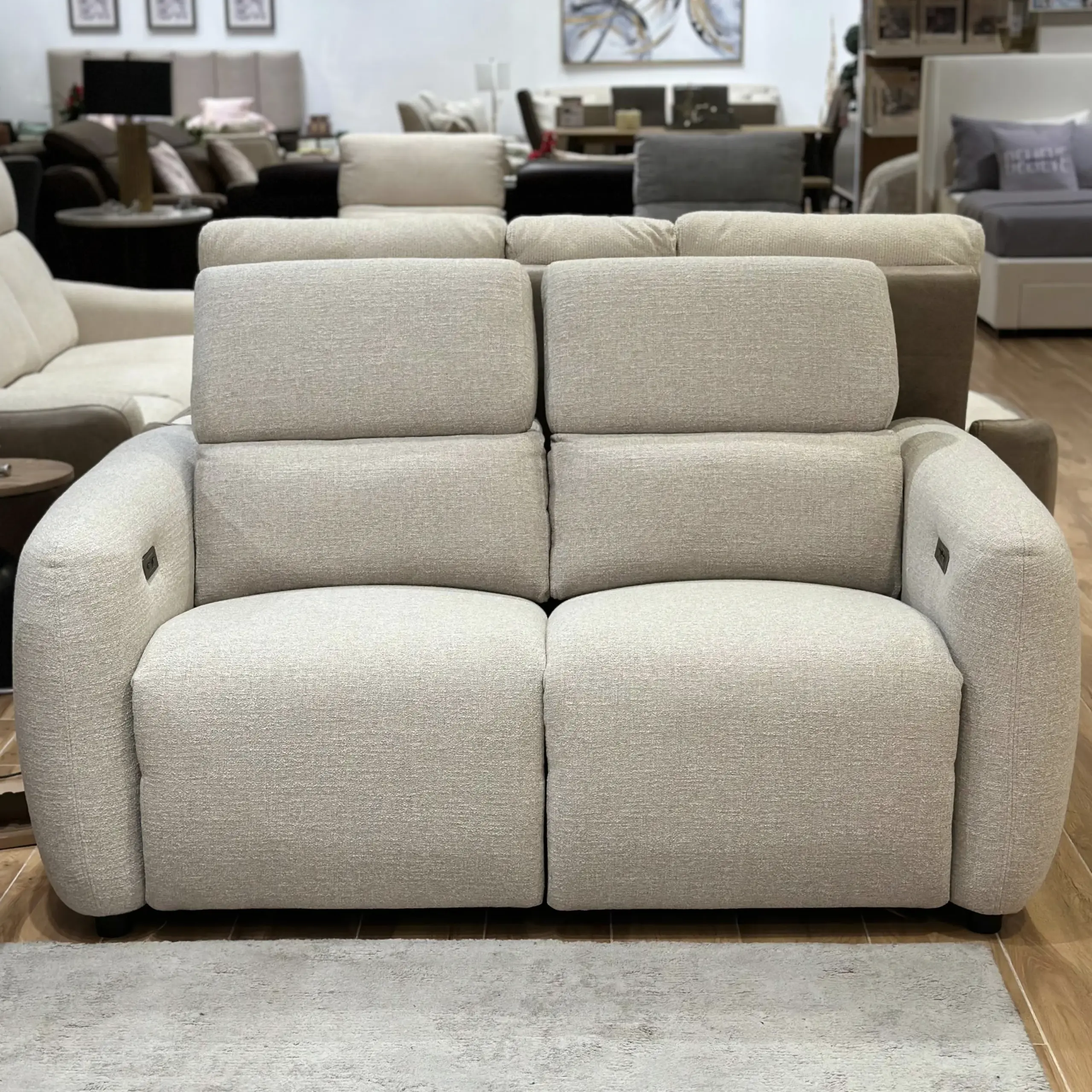 Ottilie 2seater 4 United Furniture