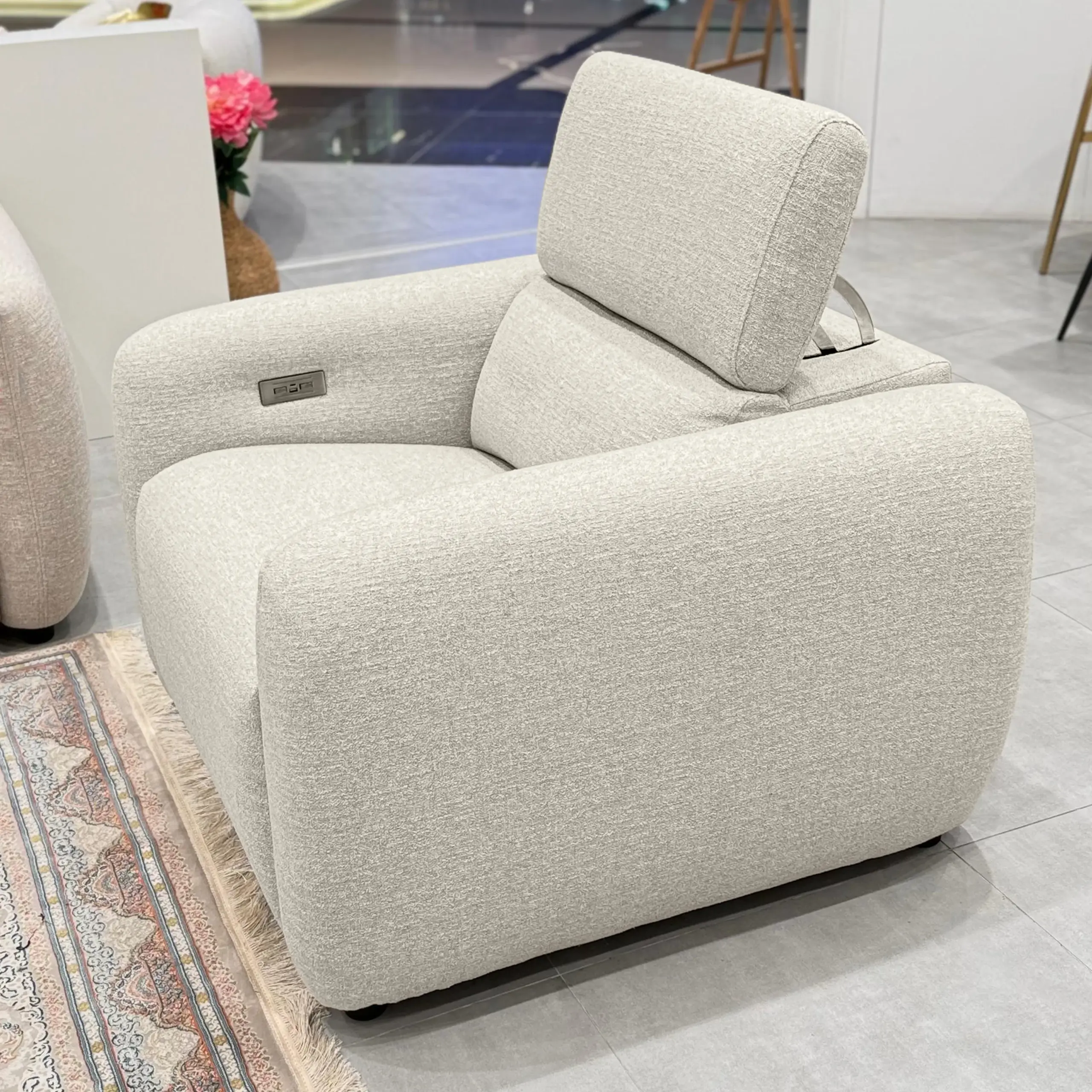 Ottilie Single Seater 1 United Furniture