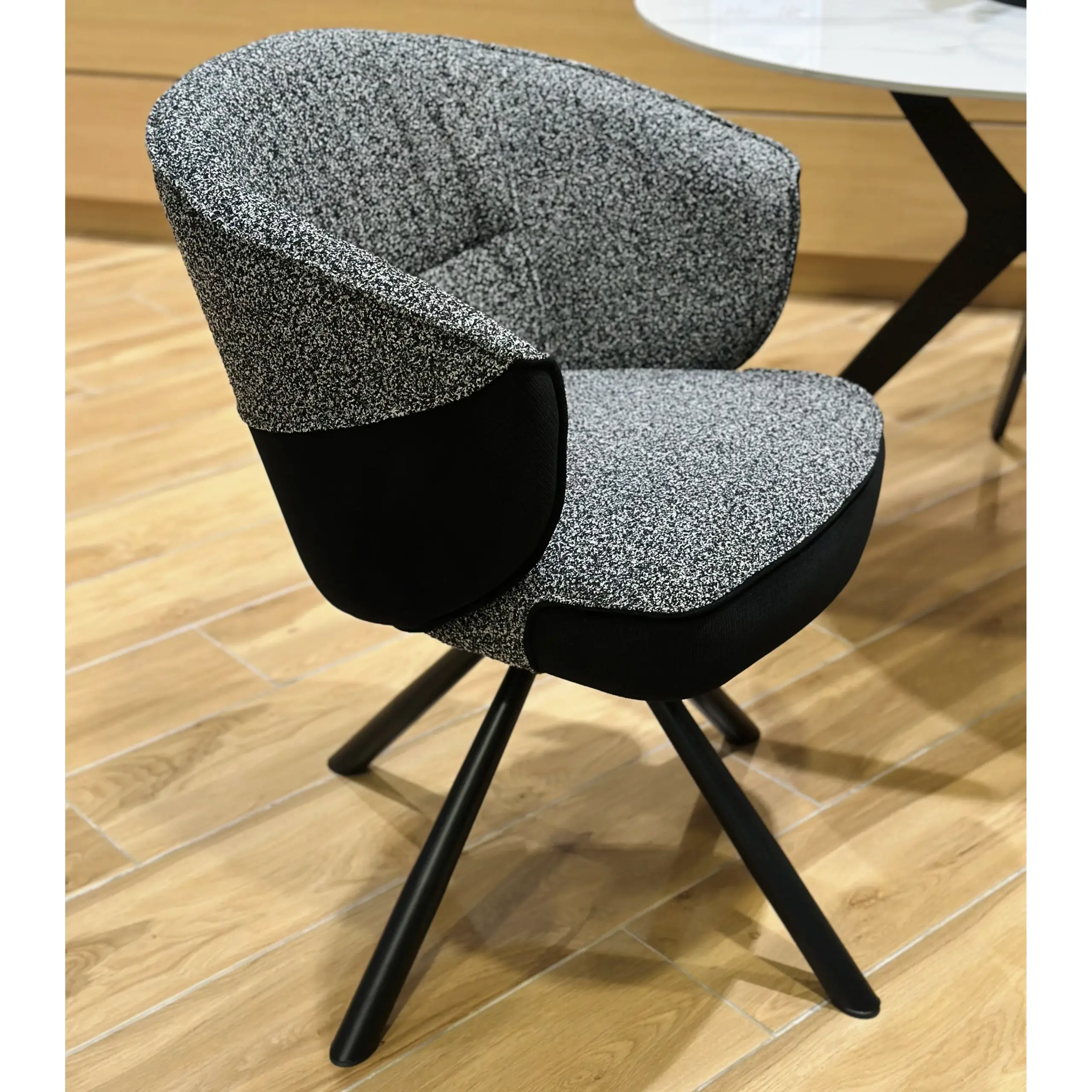 Pampas Chair Black United Furniture