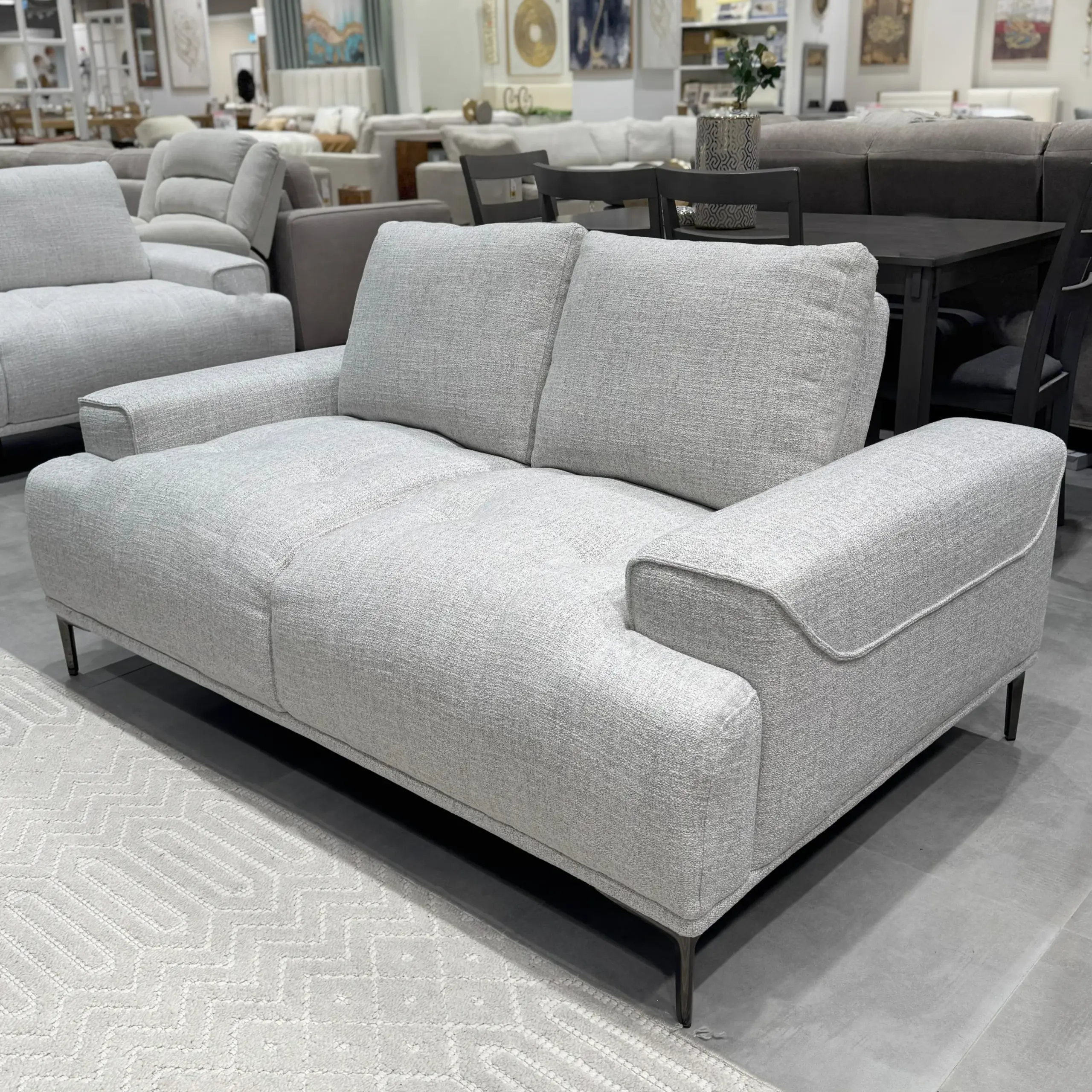 Tomlin 2seater Beige 2 United Furniture