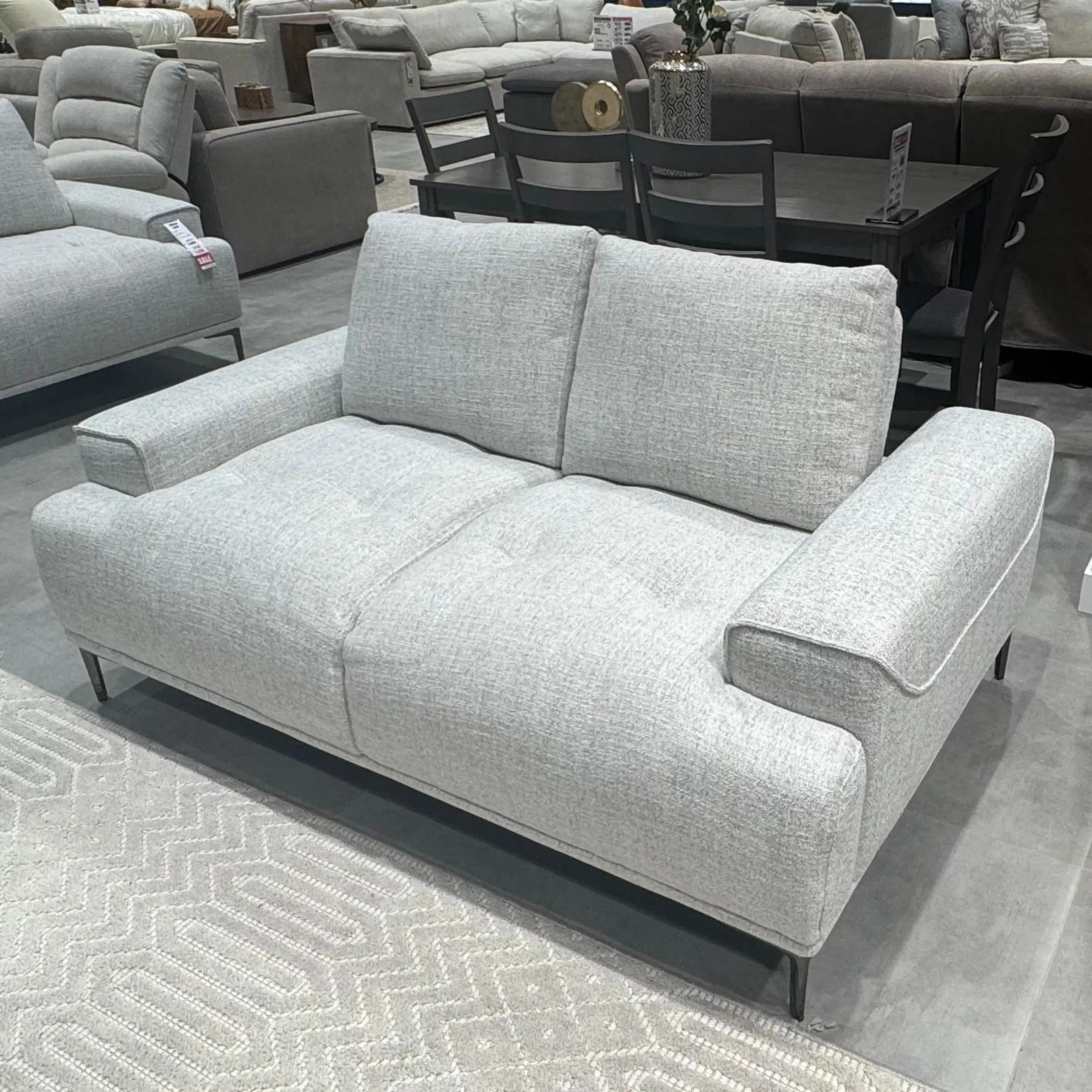 Tomlin 2seater Beige 3 United Furniture