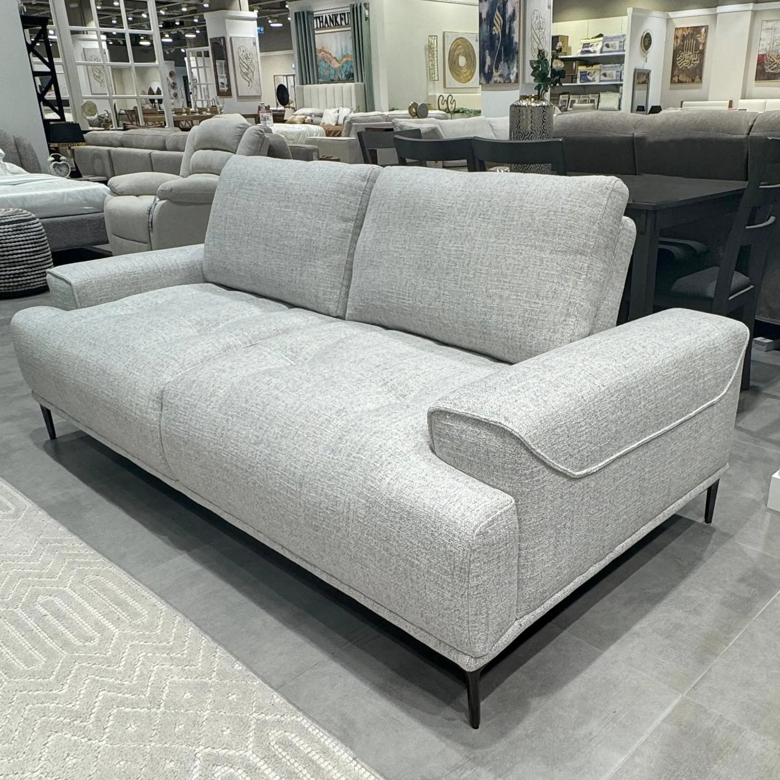 Tomlin 3seater Beige 1 United Furniture