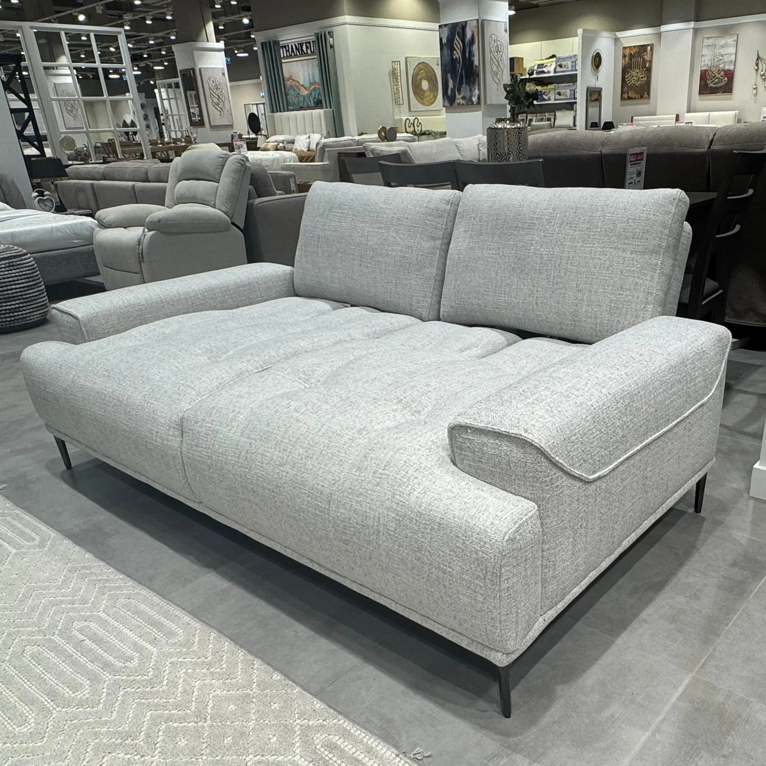 Tomlin 3seater Beige 2 United Furniture