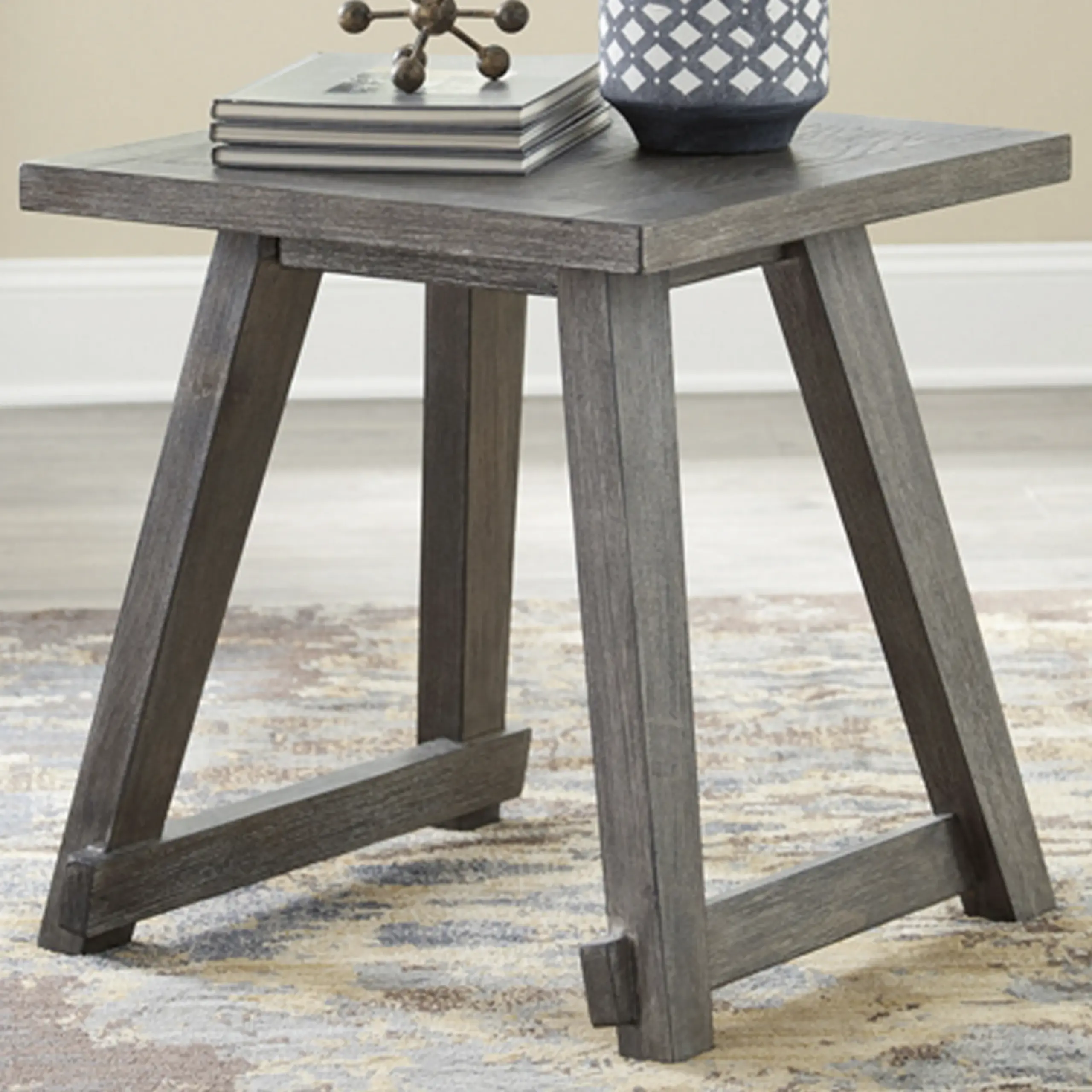 Harpoli End Table 1 United Furniture