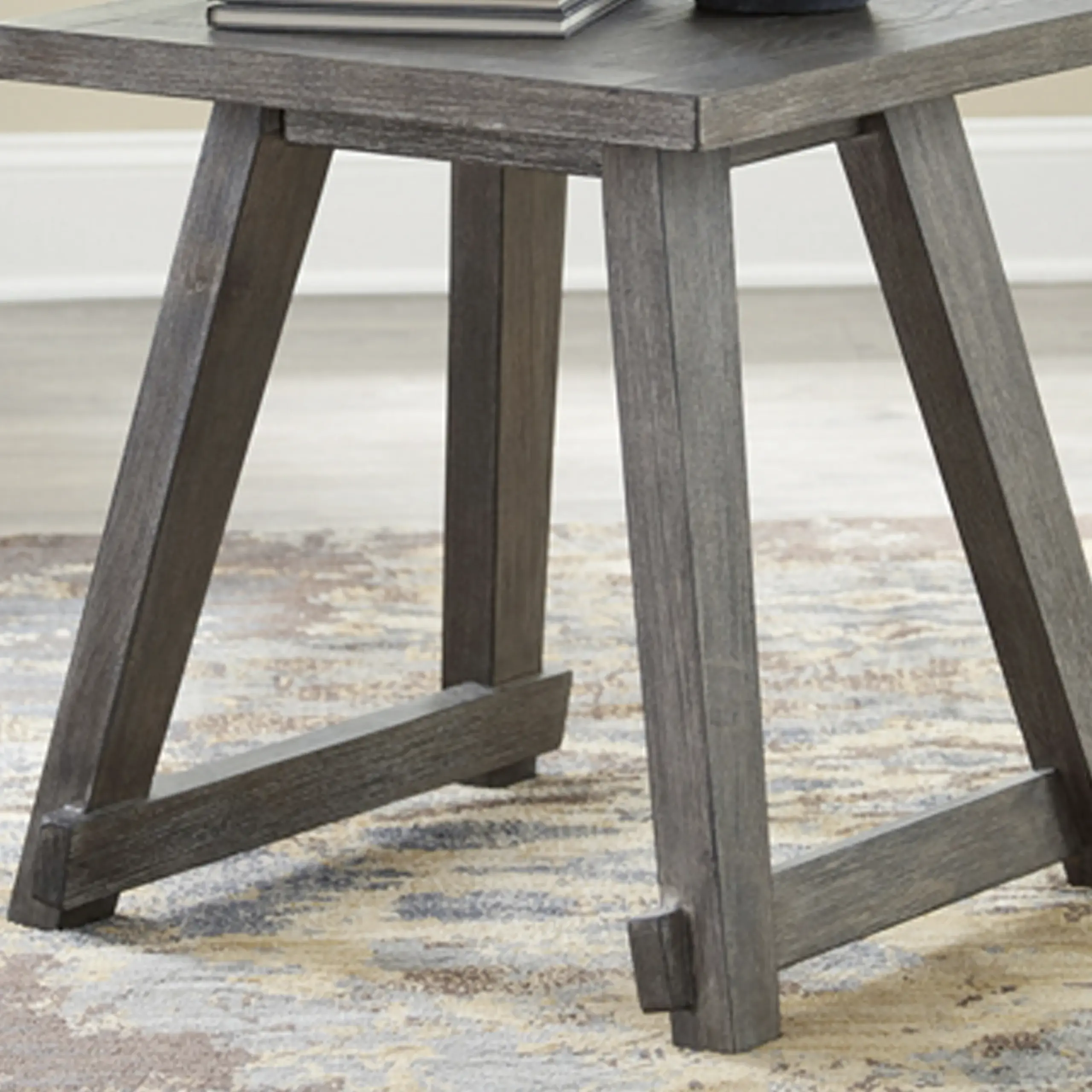 Harpoli End Table 3 United Furniture