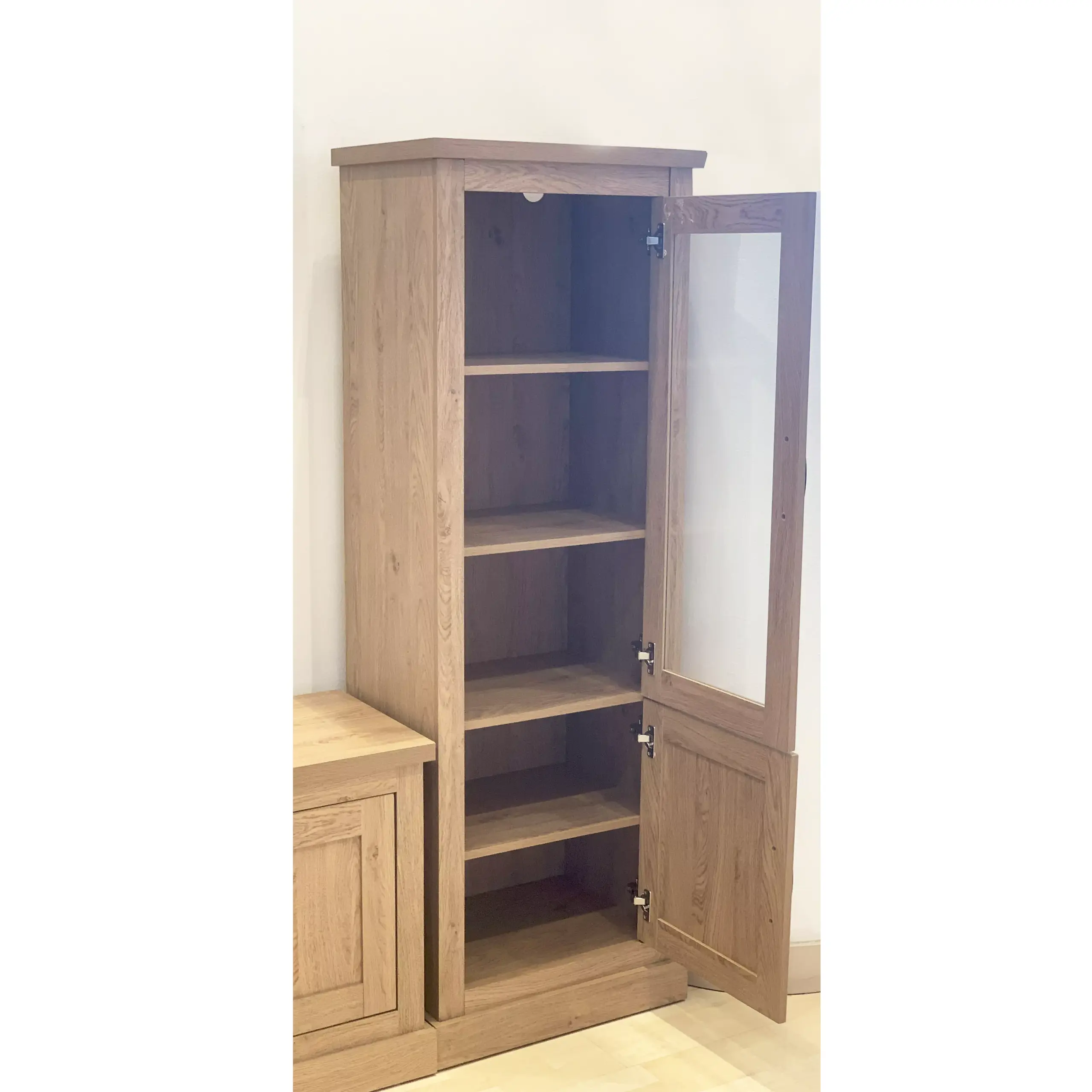 Fortworth Right Display Cabinet Bg 3 United Furniture