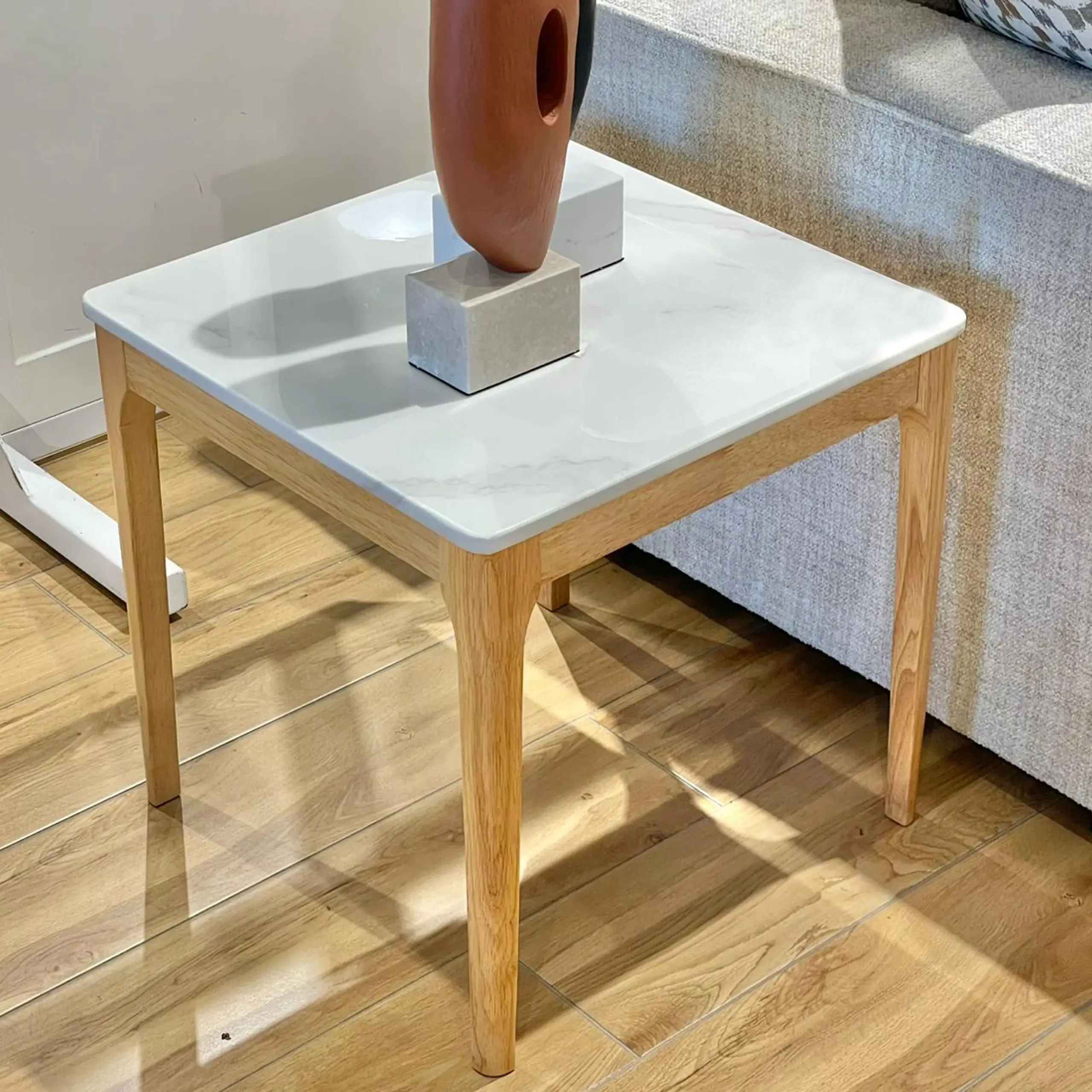 Huggo End Table Bg United Furniture