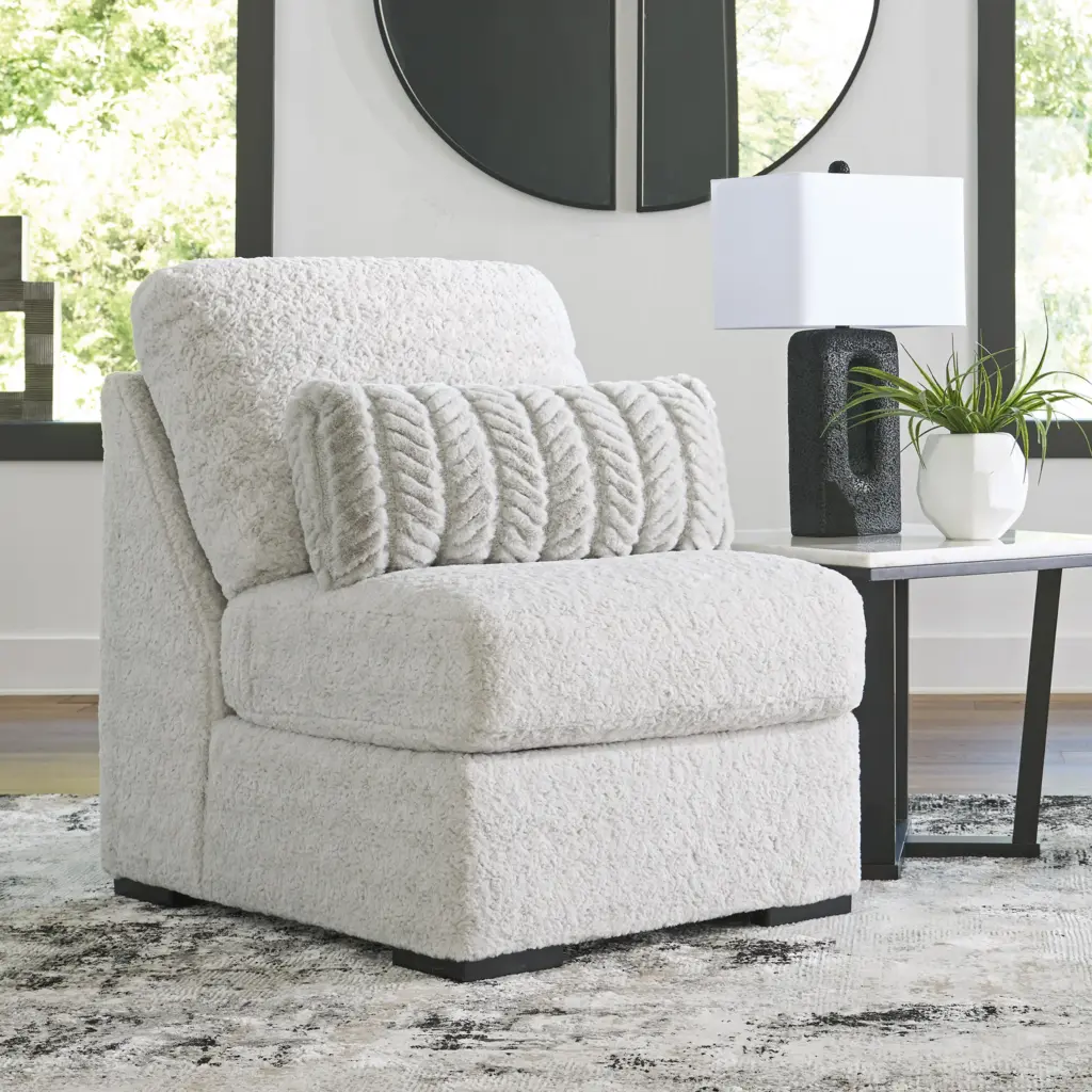 Snodoodle Armless Chair United Furniture